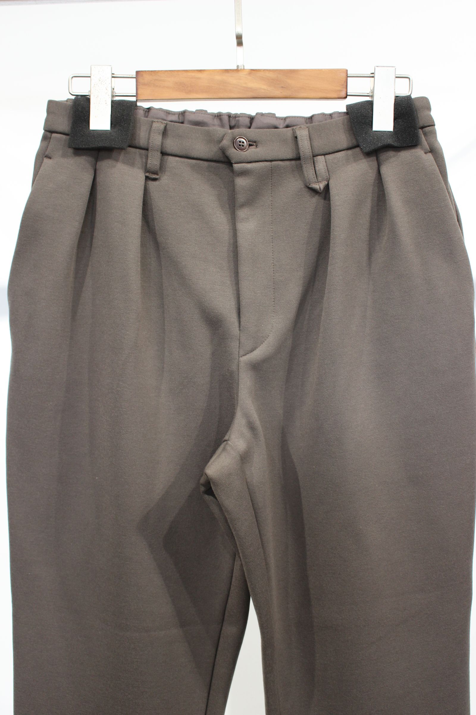 PONTE ROME CLASSIC TAPERED PANTS | WOOD | 2タックパンツ