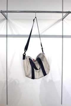 [ラスト1点] P-side bag | LIGHT GREY | バッグ