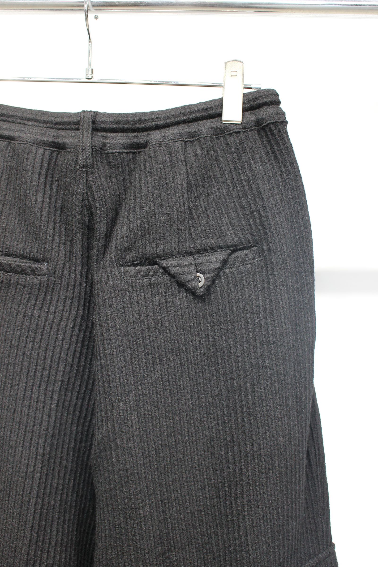 WOOL CORDUROY CARGO SLACKS | BLACK | スラックス