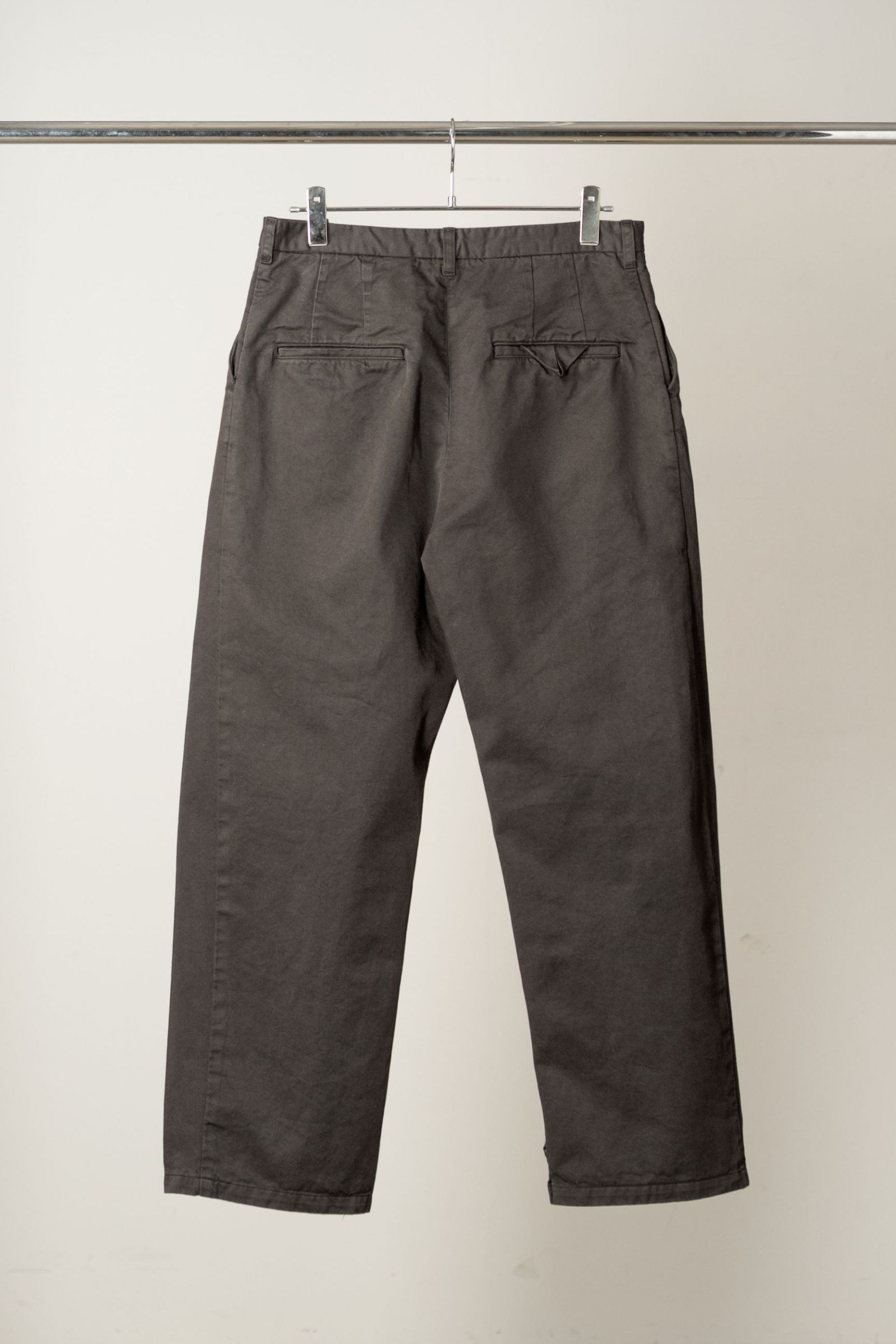 CHINO SLACKS | BLACK | チノスラックス