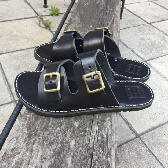 PLUSON SHOE SUPPLY(プラソンシューサプライ) / OVERLAPPED LEATHER SANDAL ブラック