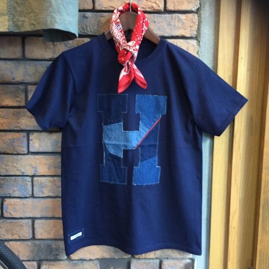 H.R.REMAKE / ランダムHパッチワークレッドラインTシャツ ネイビー