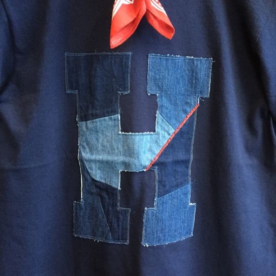 H.R.REMAKE / ランダムHパッチワークレッドラインTシャツ ネイビー