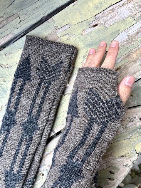 Nasngwam. × HIGHLAND2000 / ARROW GUARD / グレージュ