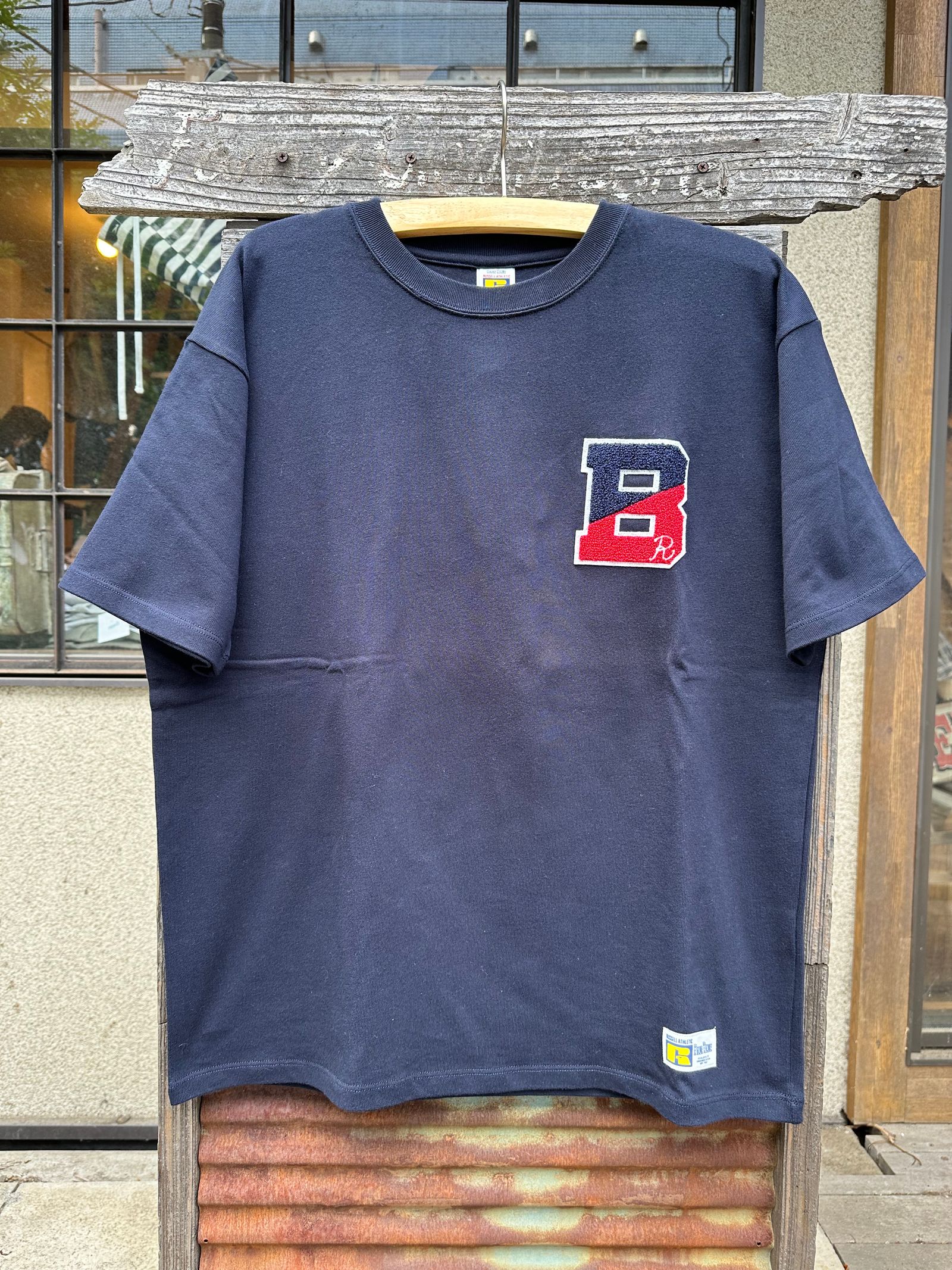 RUSSELL × BLUEBLUE / カレッジB Tシャツ2 / ネイビー