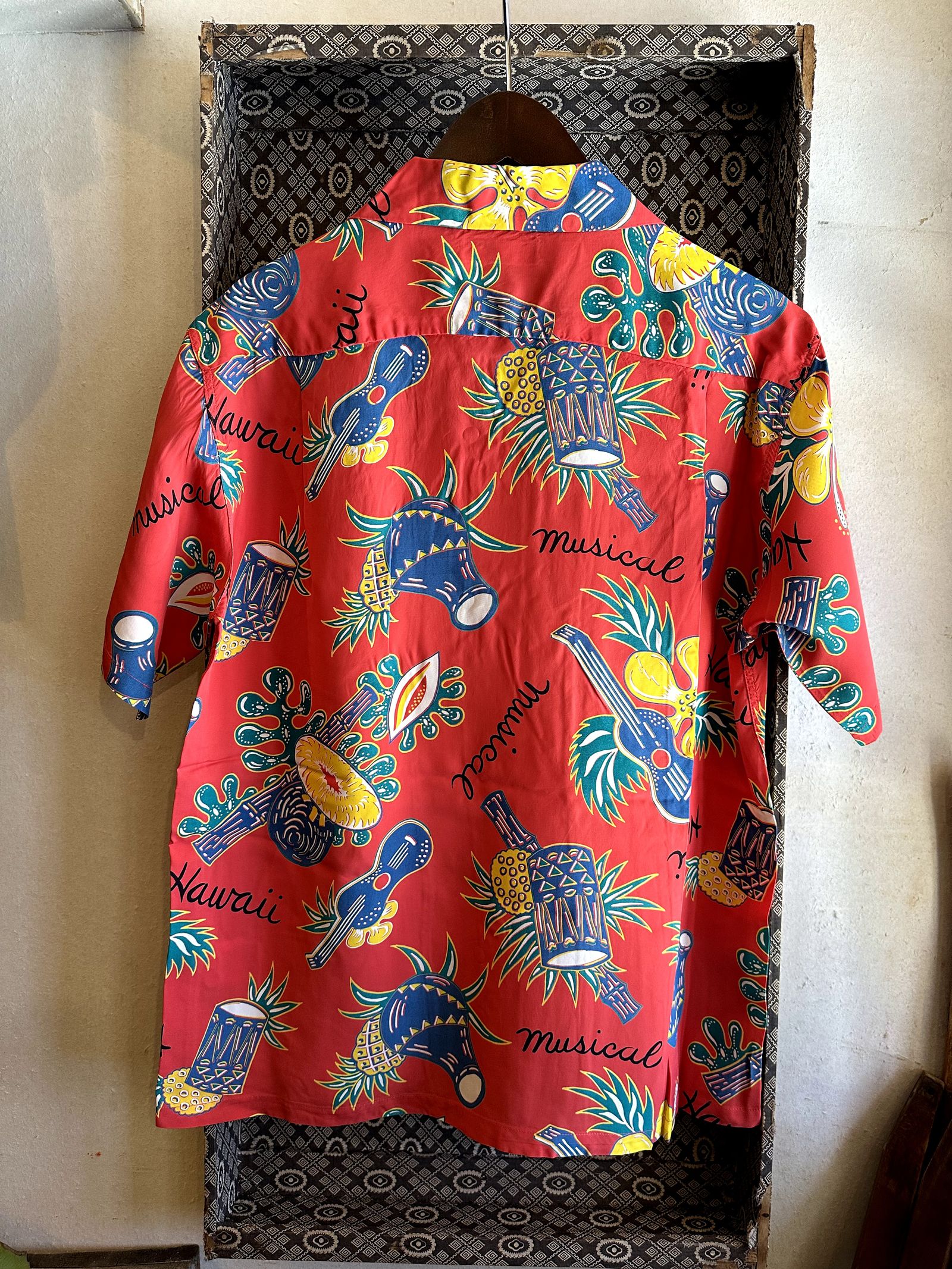 SUN SURF アロハシャツ Lサイズ ウクレレ SUN SURF - ALOHA SHIRTS “HAWAII MUSICAL” /半袖レーヨンシャツ