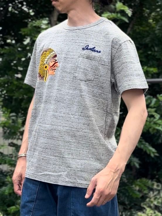 Cheswick / チェスウィック / インディアンヘッド カラーフロッキープリントTシャツ /ヘザーグレー