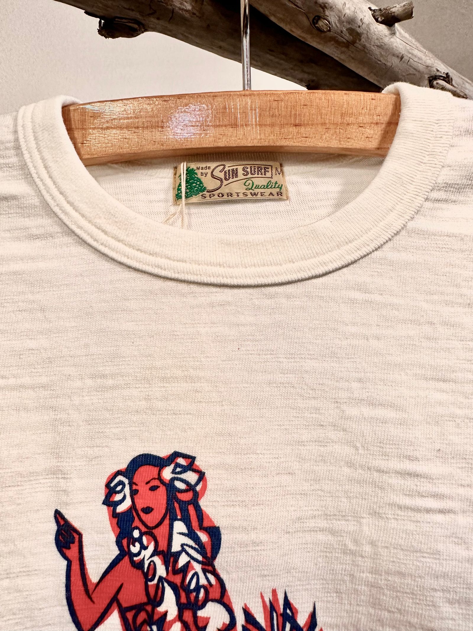 SS78675 / LADY DANCING HULA / ハワイアンフラTシャツ / オフホワイト