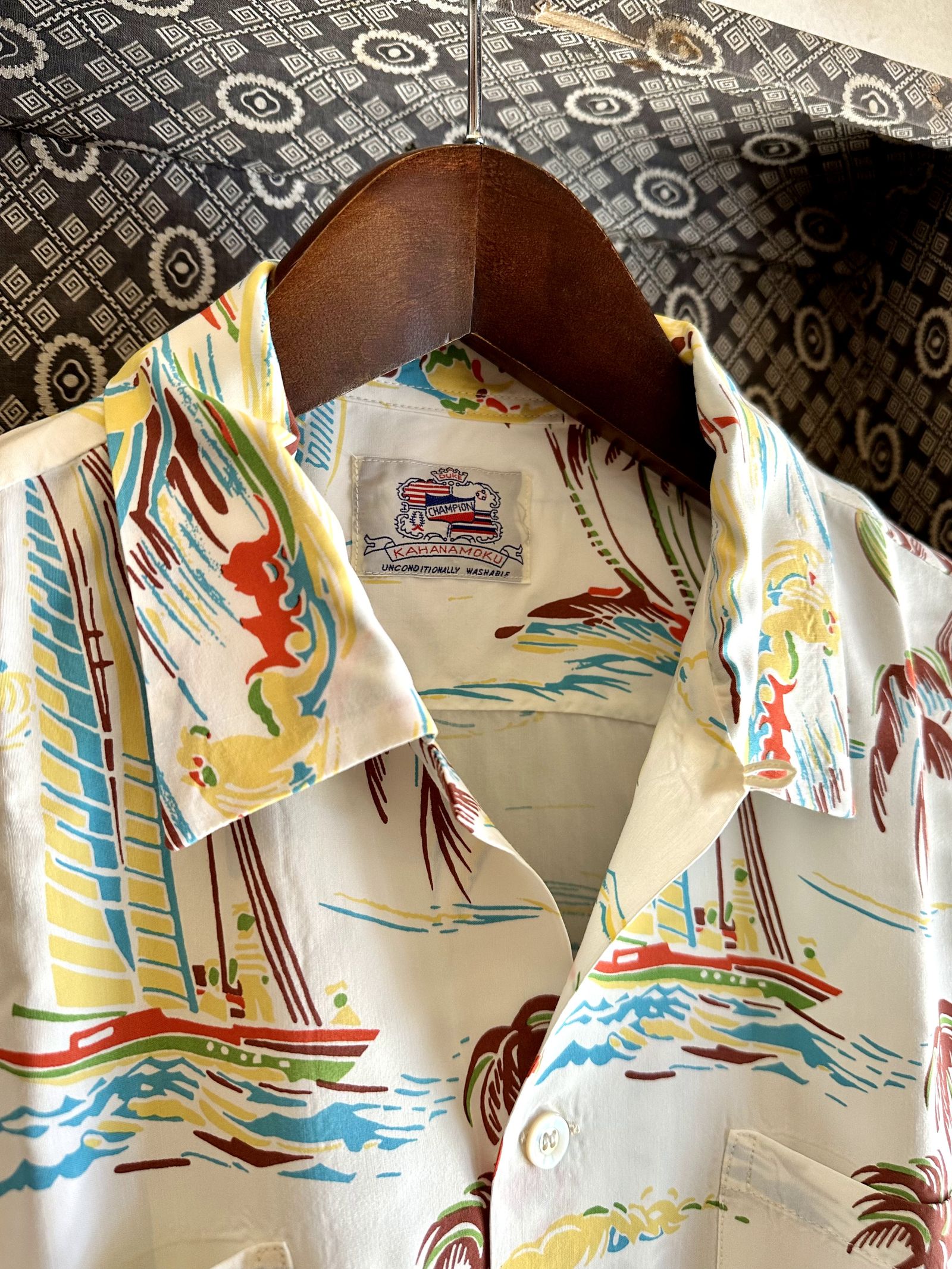 DK39040 / デュークカハナモク/ SPECIAL EDITION “FISHING BOAT” 半袖 / アロハシャツ / ハワイアン/ スペシャル / トローリング柄 / オフホワイト (105)