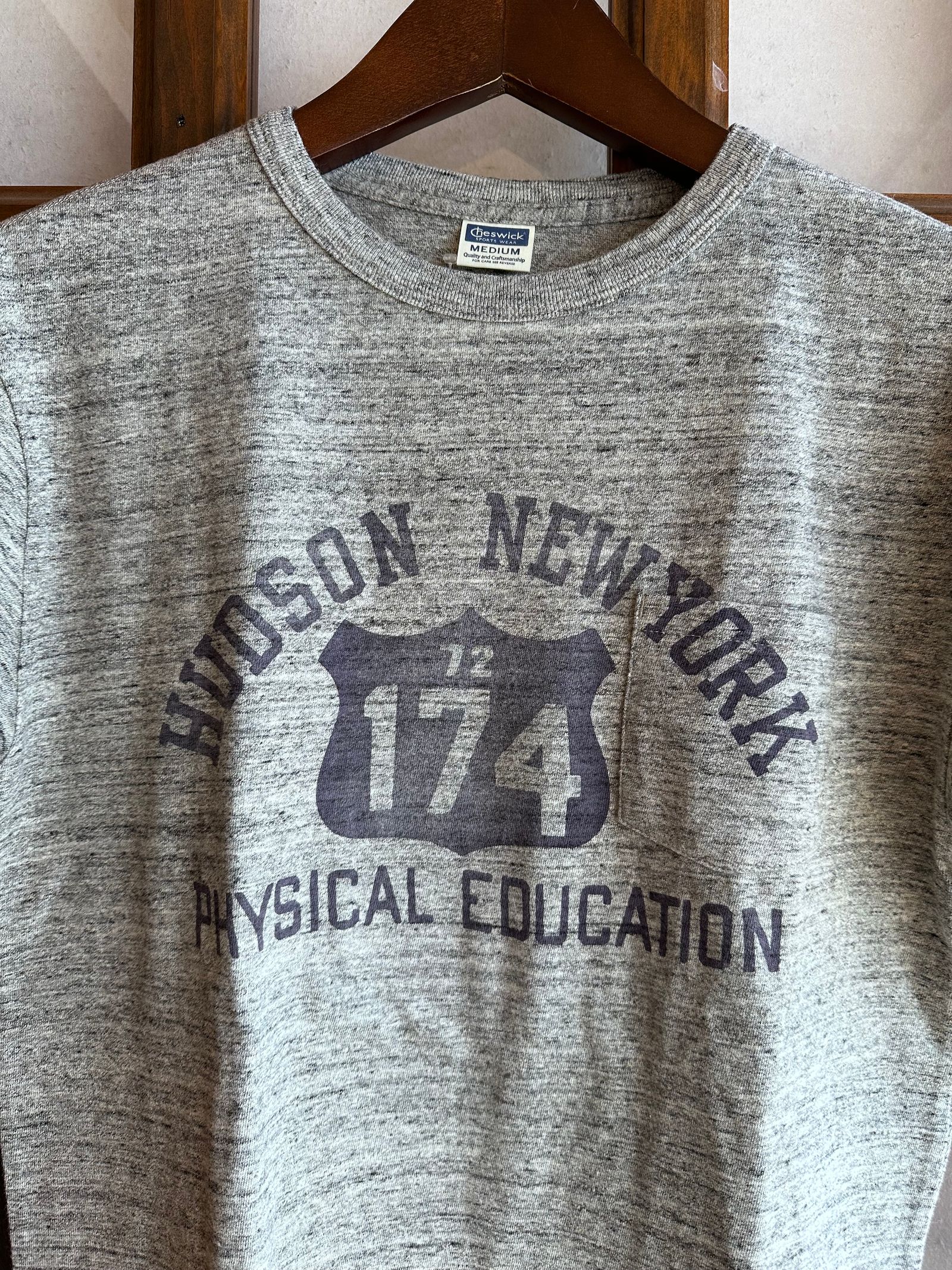 HUDSON NEW YORK PHYSICAL EDUCATION 72 174 / CH77652 / カレッジTシャツ / ヘザーグレー