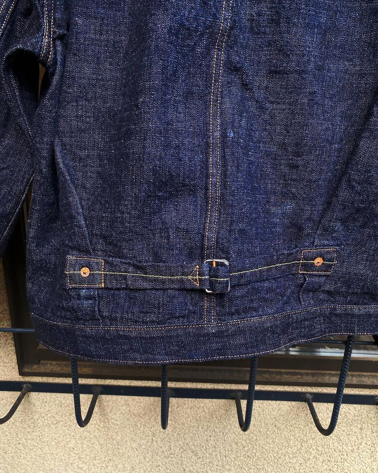 Size40〜はセンターにハギのある通称“Tバック"仕様となります。