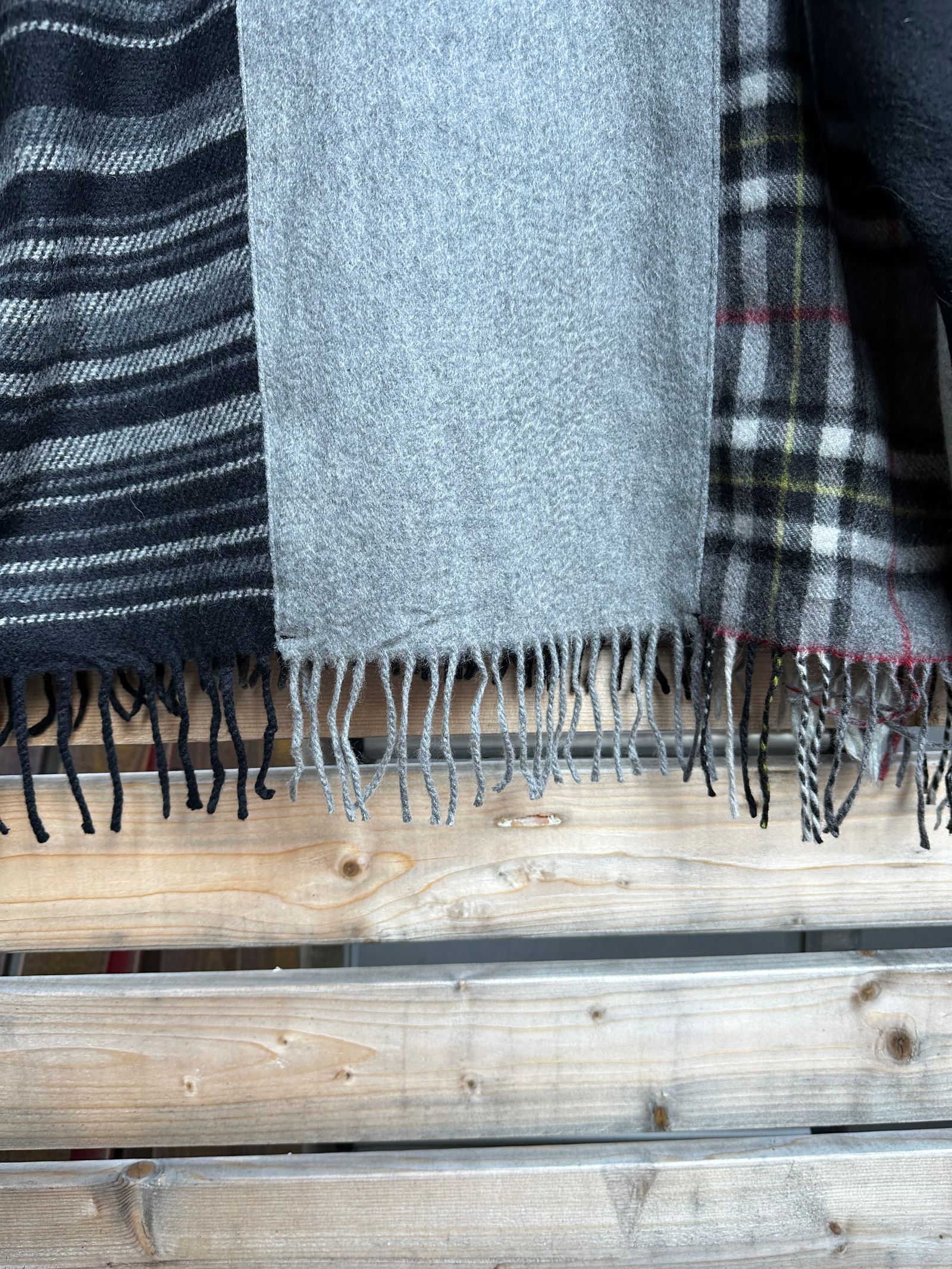 Nasngwam. - EDGE CARDIGAN / カシミヤマフラーリメイク Nasngwam. - EDGE CARDIGAN / カシミヤマフラーリメイク