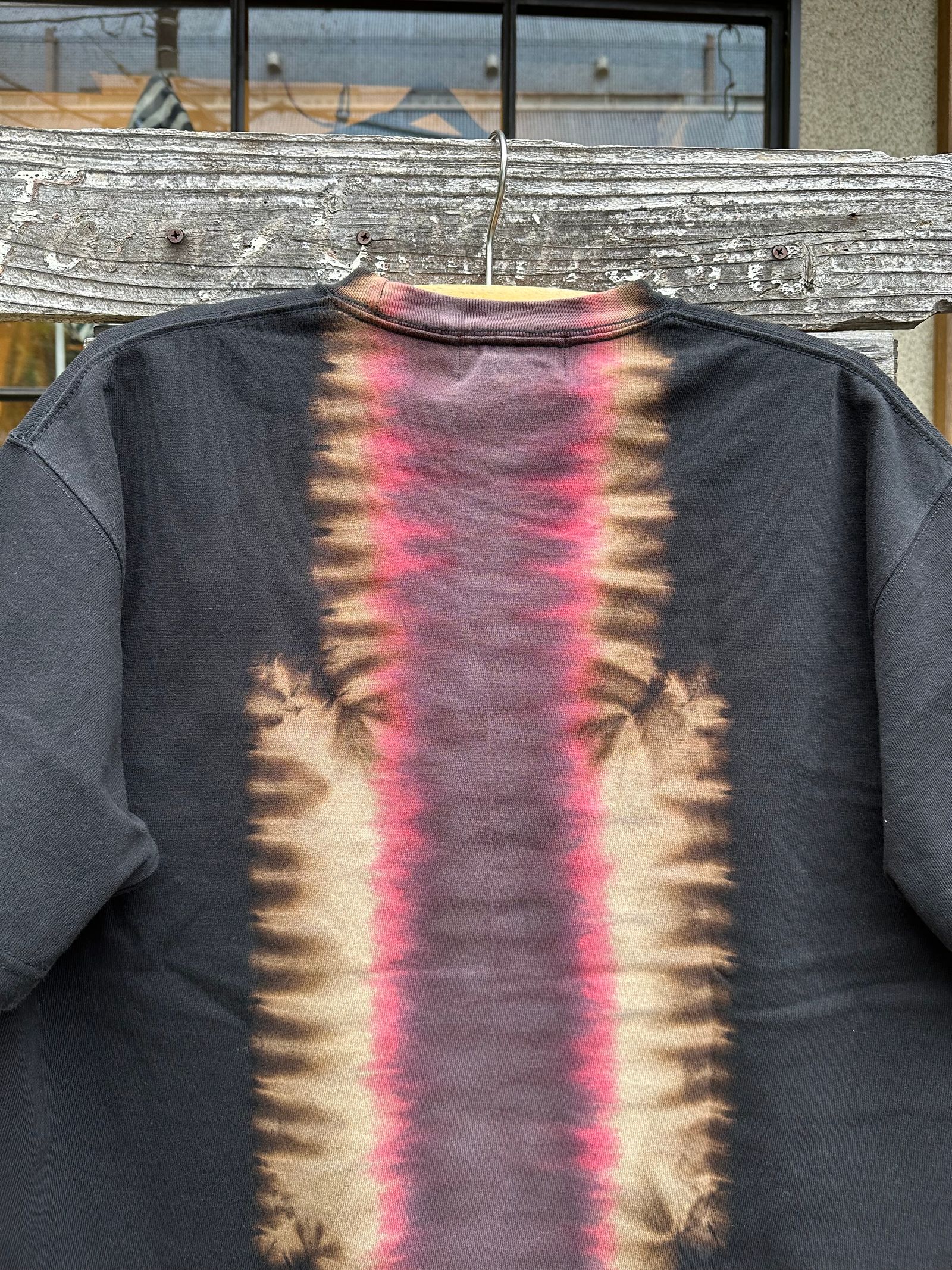 Nasngwam.×JAVARA / CANYON TEE / BLACK