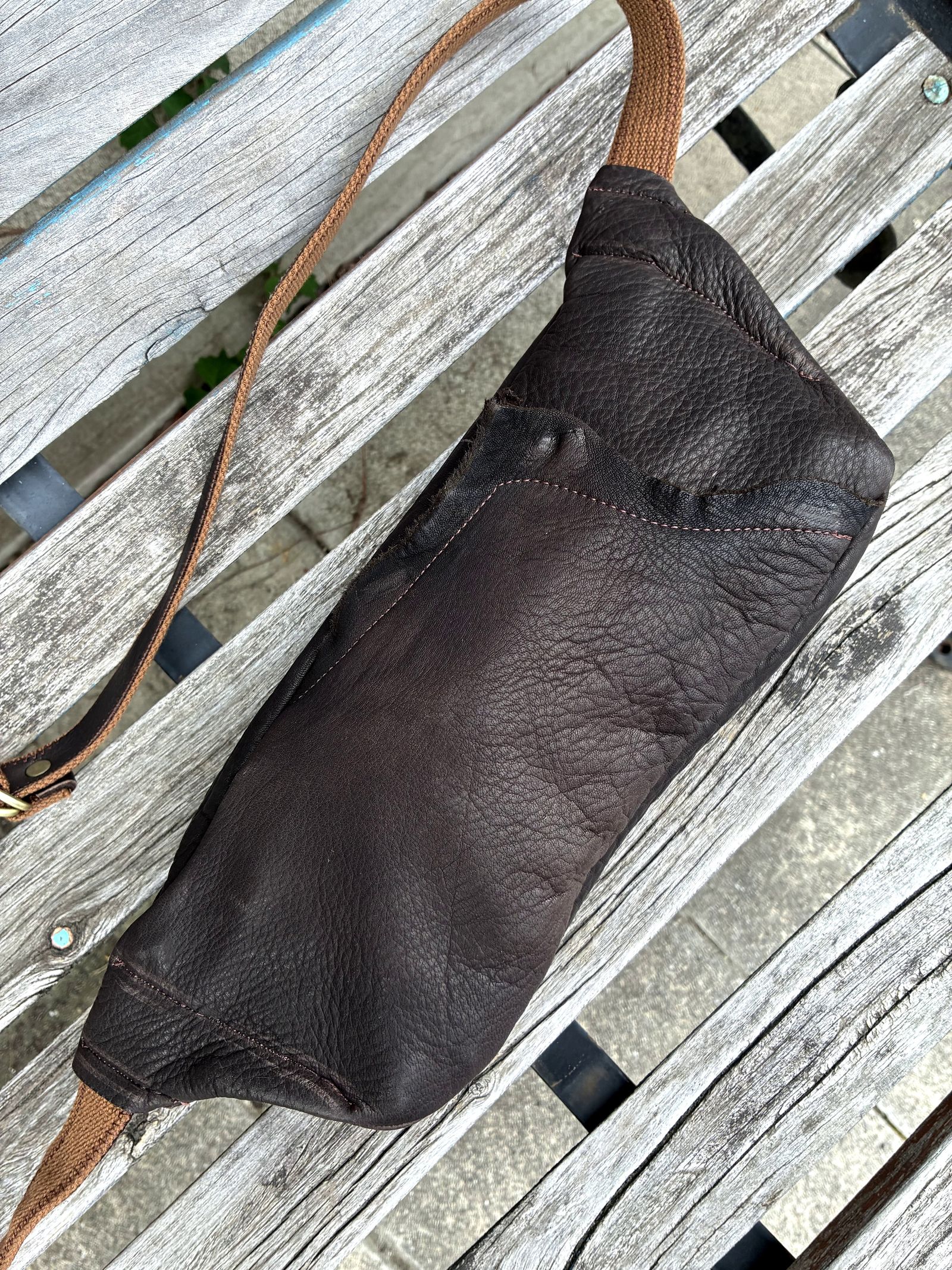 Nasngwam.×Early Morning / DEERSKIN BODY BAG / ブラウン / ナスングワム