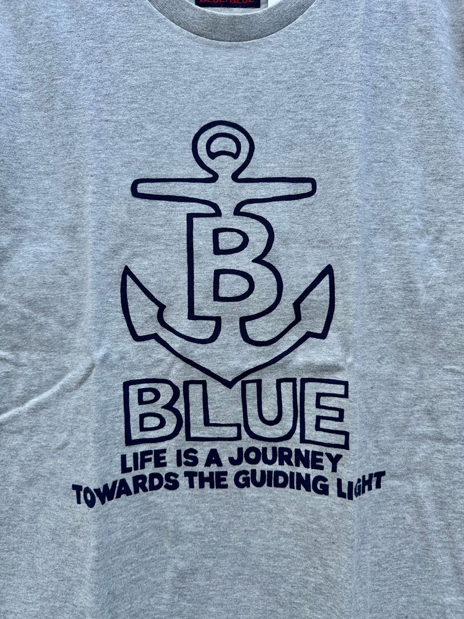 B ANCHOR LIFE IS A JOURNEY Tシャツ / グレー