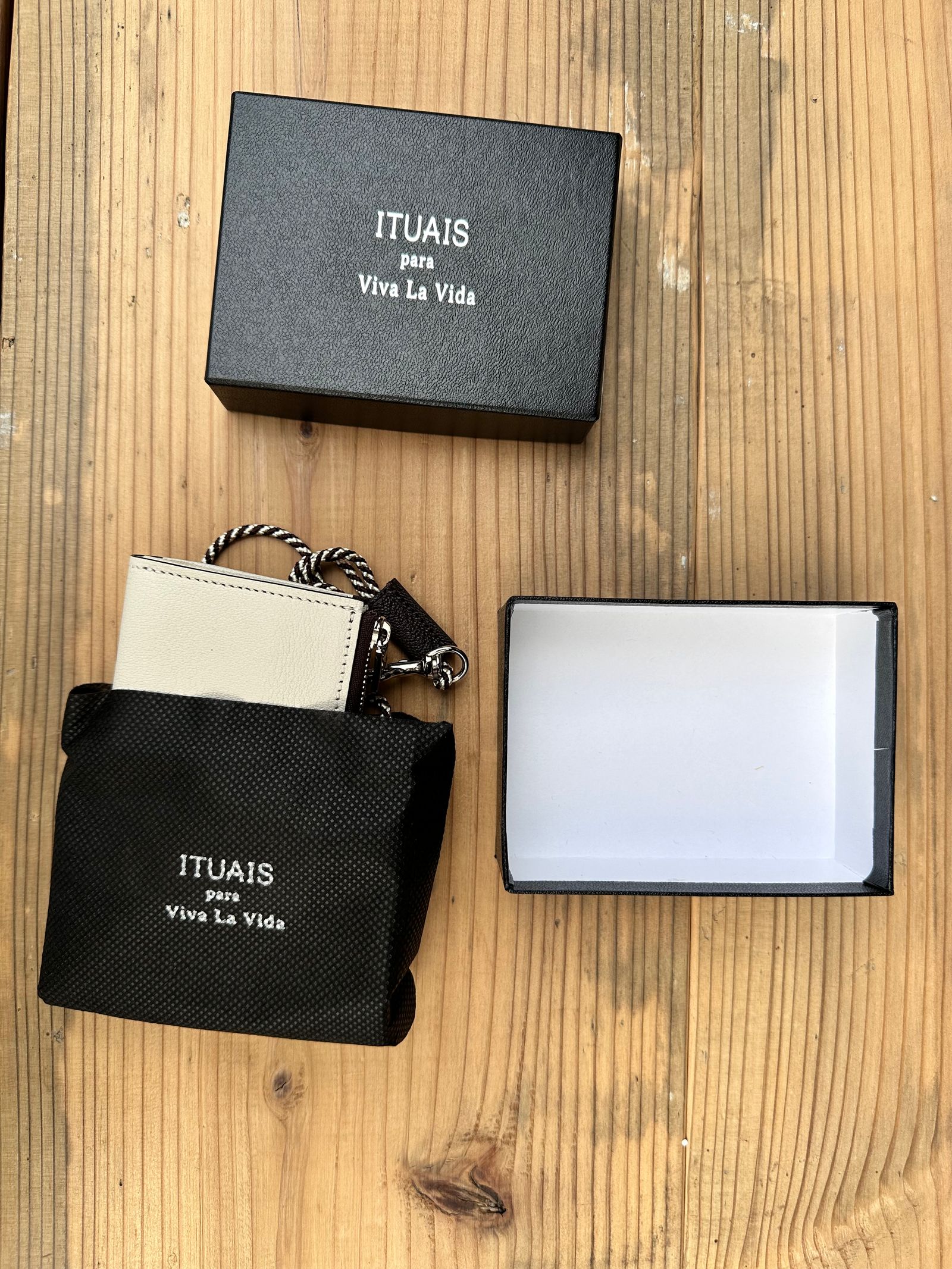 Montado Neck Mini Wallet / モンタード ネックミニウォレット / クリームⅹダークブラウン