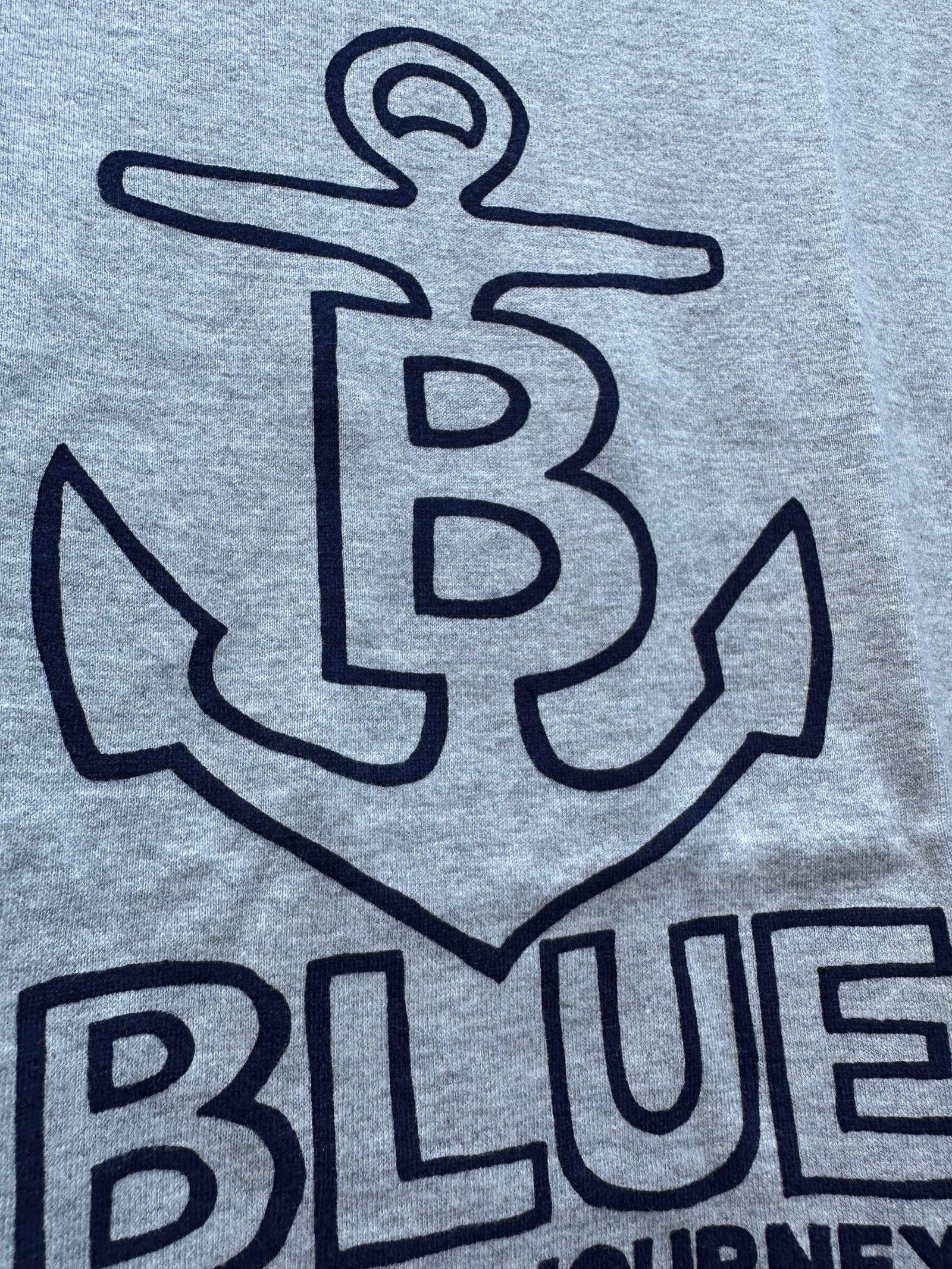 B ANCHOR LIFE IS A JOURNEY Tシャツ / グレー