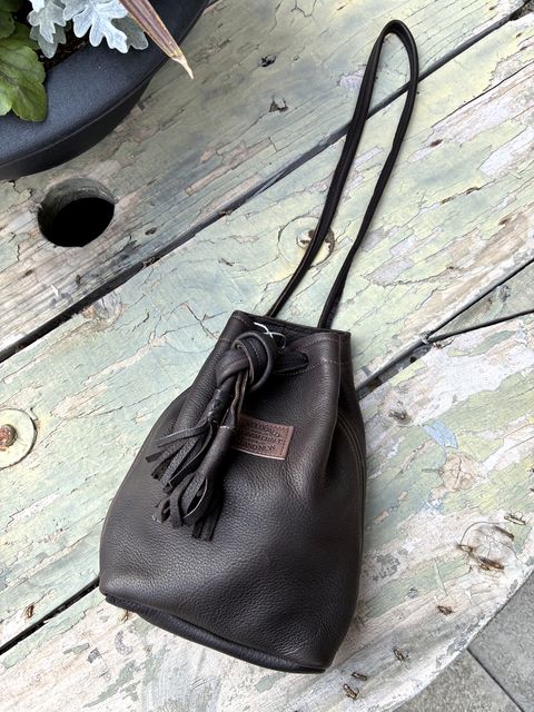 Nasngwam.×EARLY MORNING / ディアスキンウイスキーバッグ / ブラウン