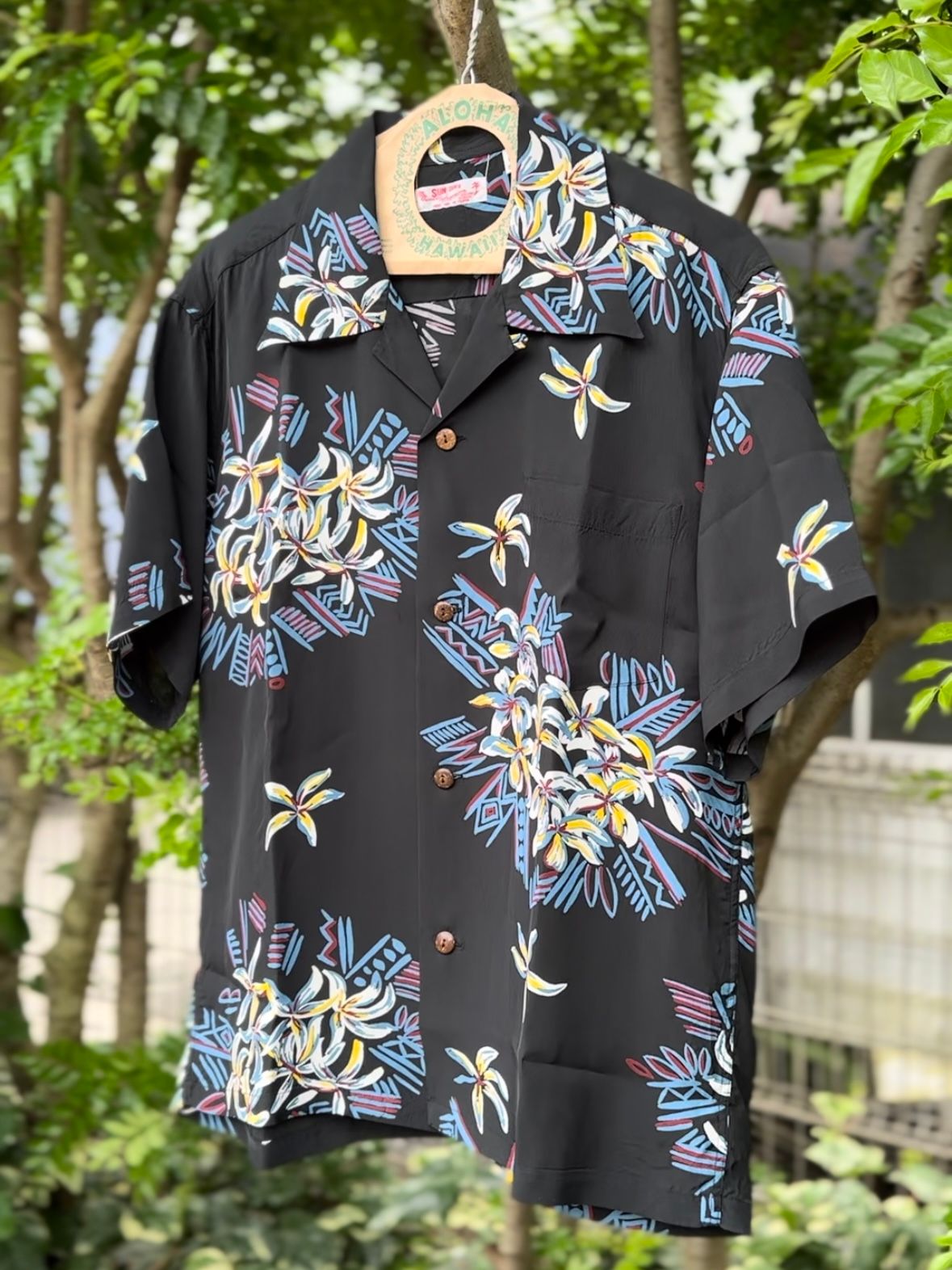 SUN SURF - ALOHA SHIRTS “ FAMILIAR FLOWER” /半袖レーヨンシャツ
