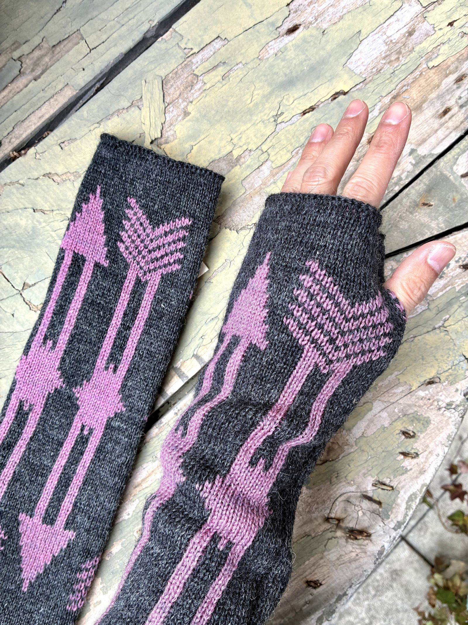 Nasngwam. × HIGHLAND2000 / ARROW GUARD / チャコール