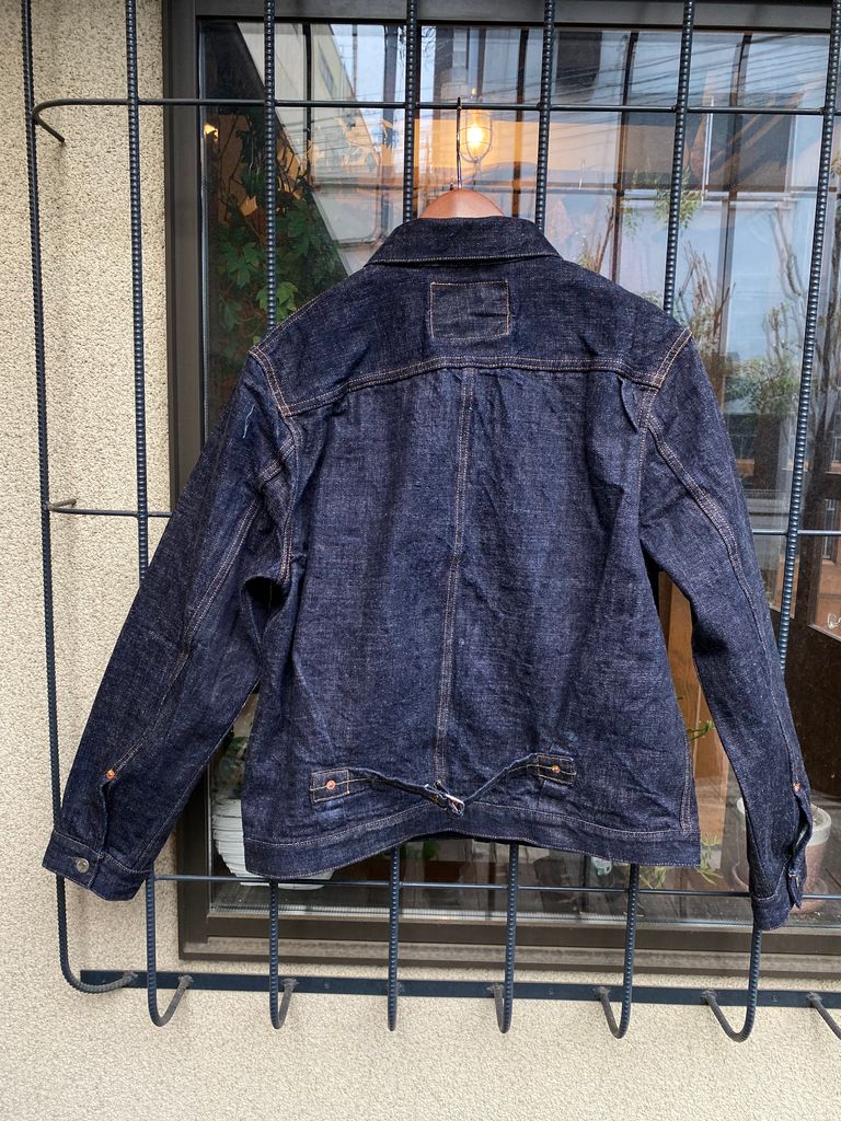Size40〜はセンターにハギのある通称“Tバック"仕様となります。