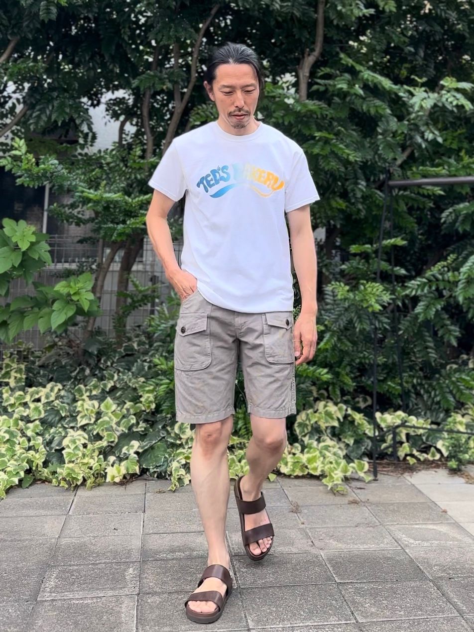 TED’S BAKERY グラデーションロゴ Tシャツ / ホワイト