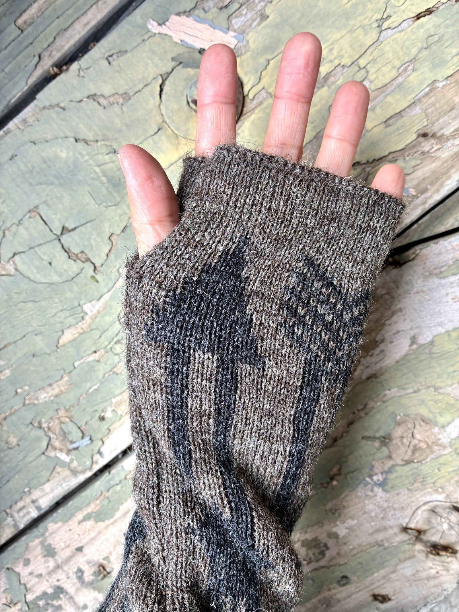 Nasngwam. × HIGHLAND2000 / ARROW GUARD / グレージュ