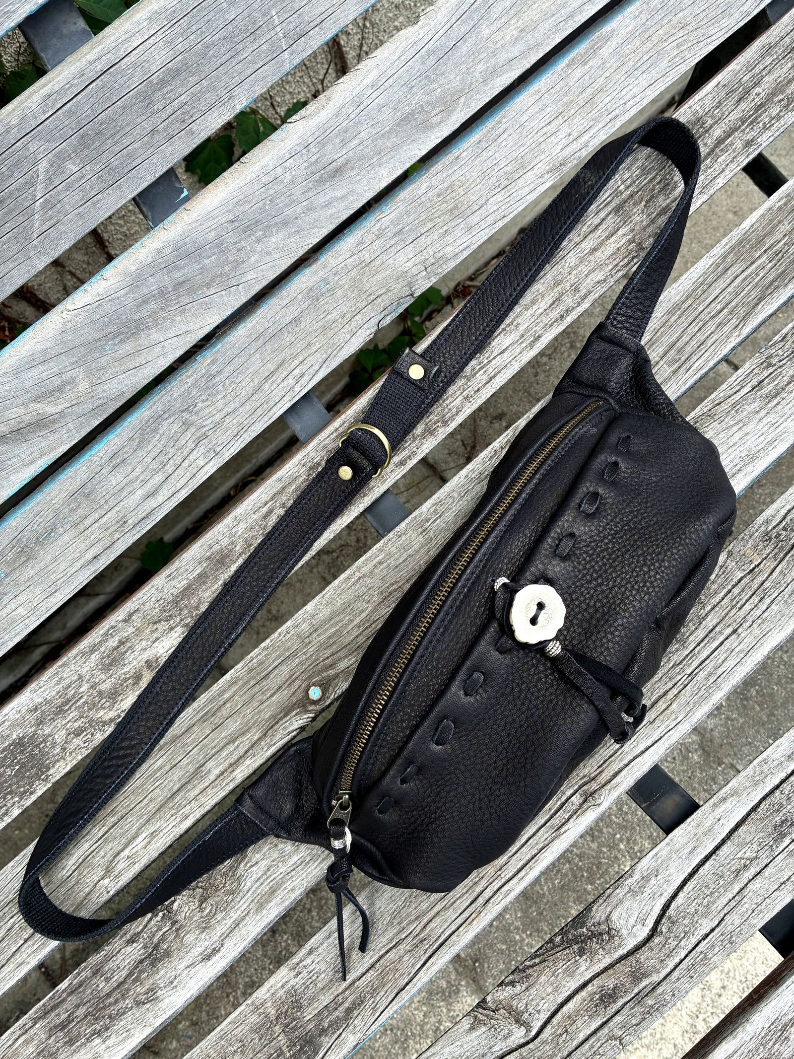 Nasngwam.×Early Morning / DEERSKIN BODY BAG / ブラック / ナスングワム