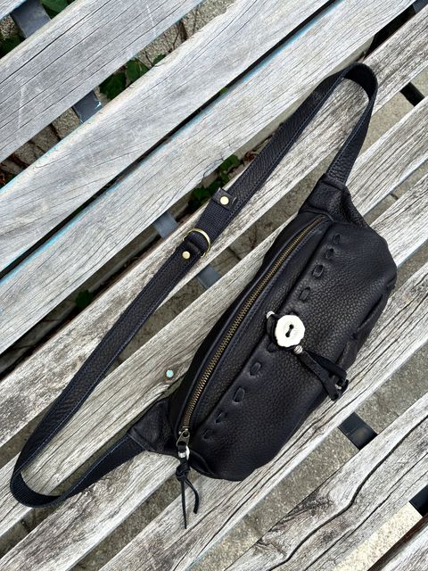 Nasngwam.×Early Morning / DEERSKIN BODY BAG / ブラック / ナスングワム