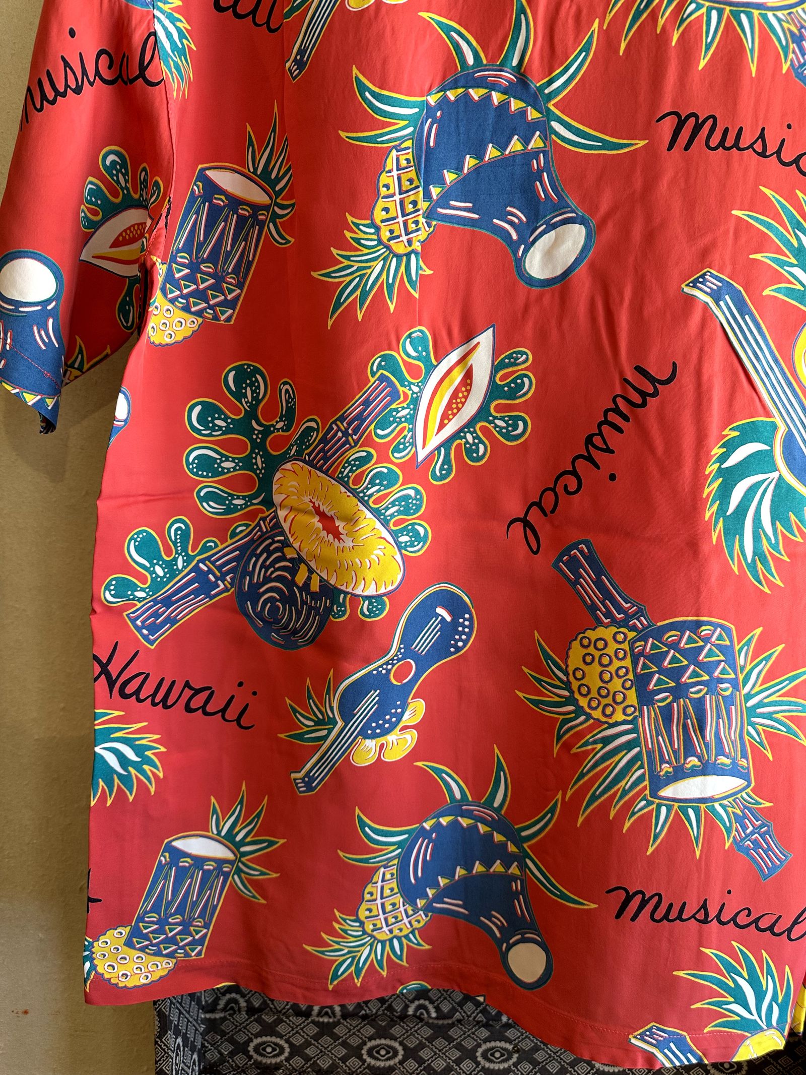 ALOHA SHIRTS “HAWAII MUSICAL”  /半袖レーヨンシャツ / アロハシャツ / ハワイアン / ウクレレ柄 / SS39018 / レッド (165)