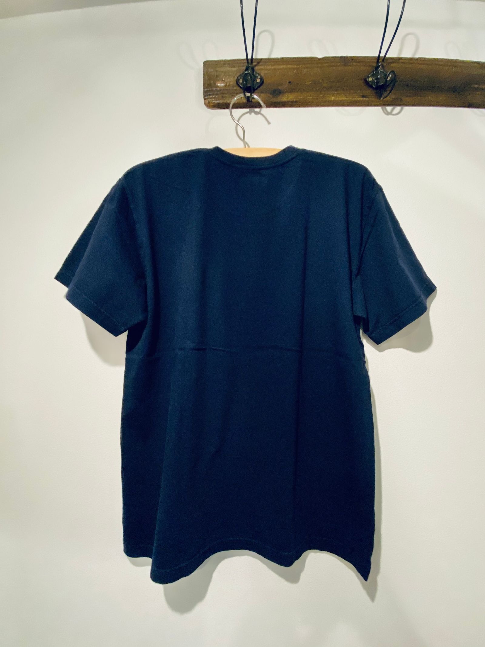ブルーブルー / BLUE BLUE / ステンシル BLUE BLUE Tシャツ ネイビー