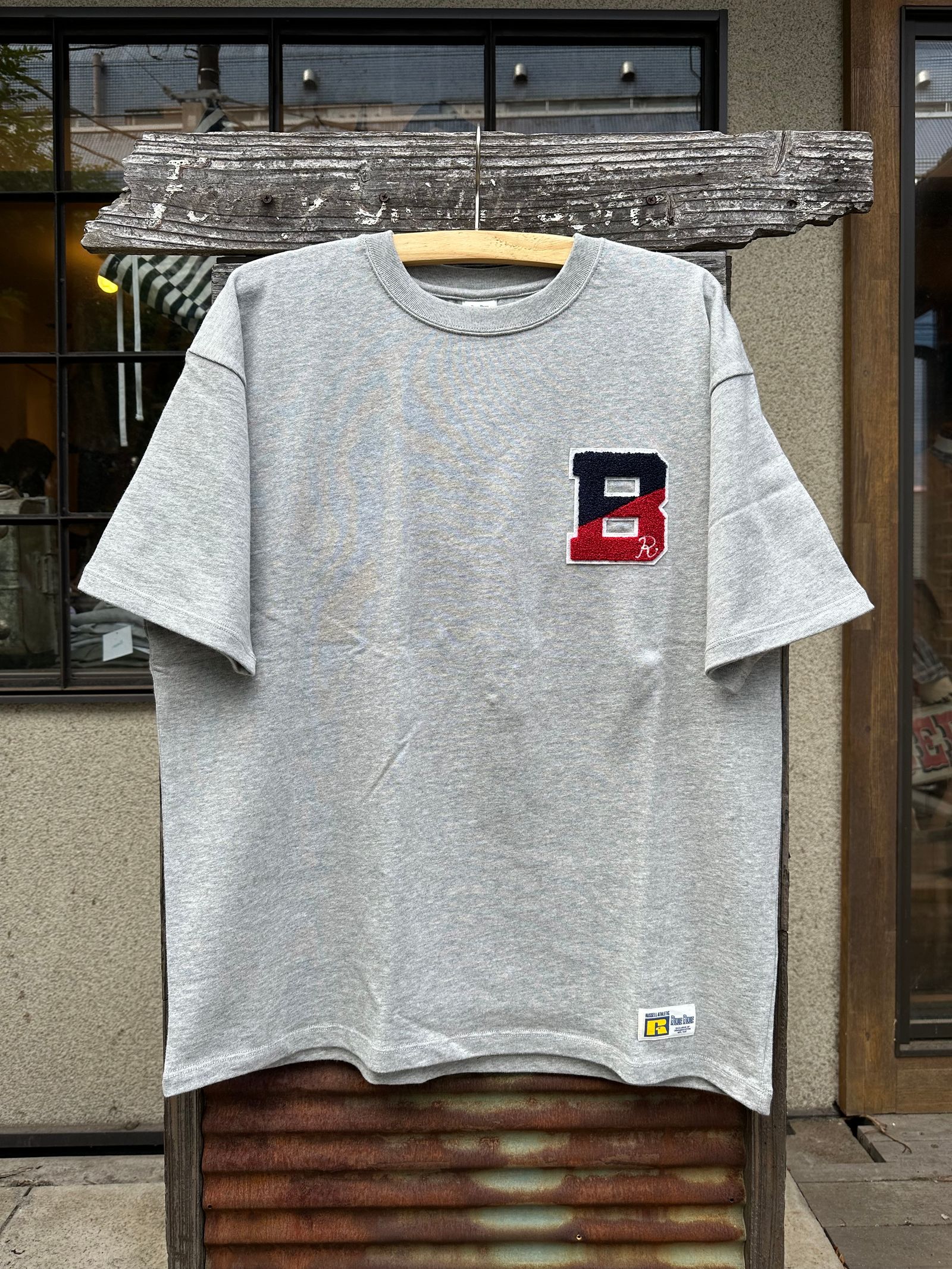 RUSSELL × BLUEBLUE / カレッジB Tシャツ2 / ヘザーグレー