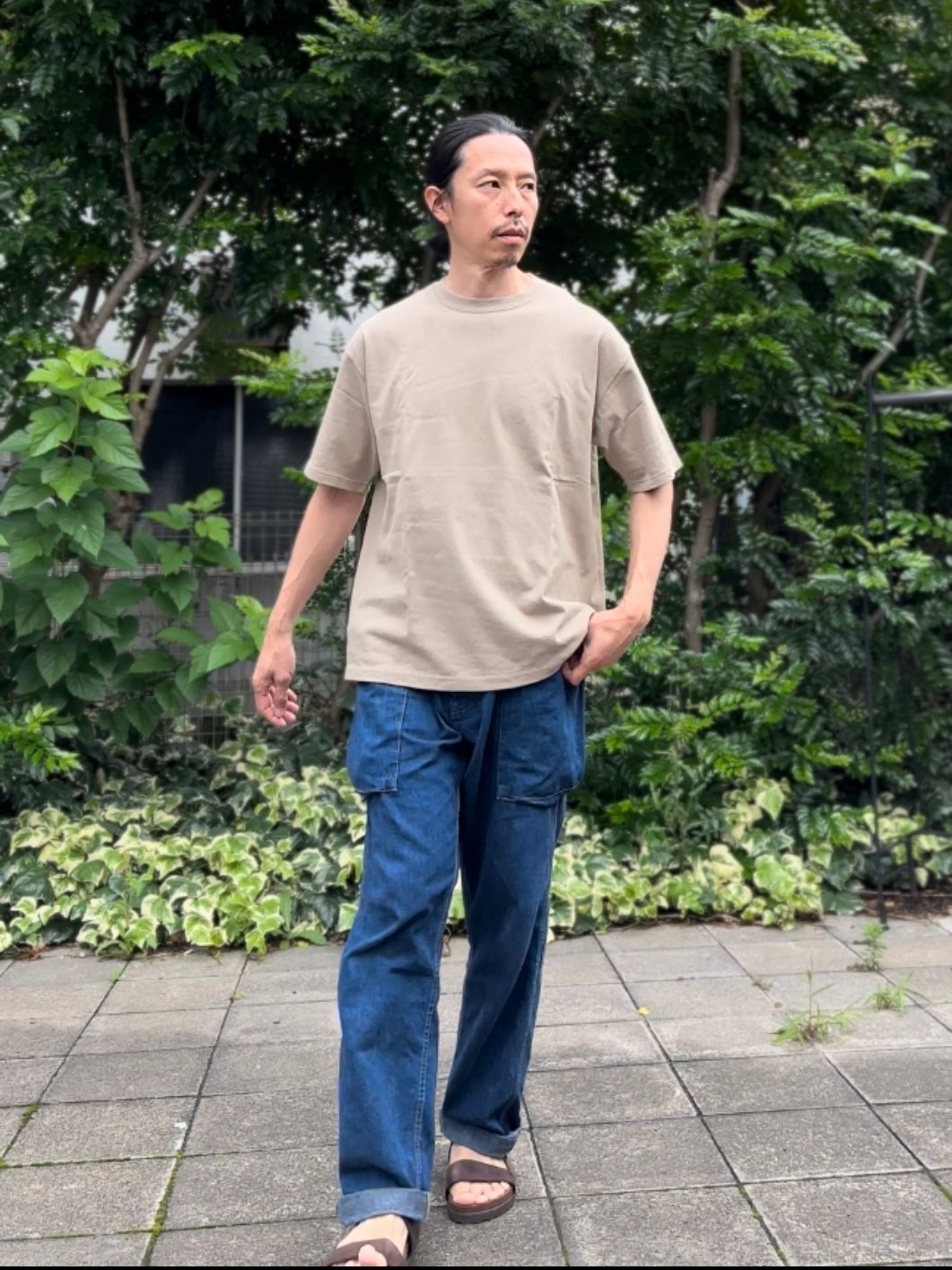 Nasngwam.×JAVARA / CANYON TEE / SAND