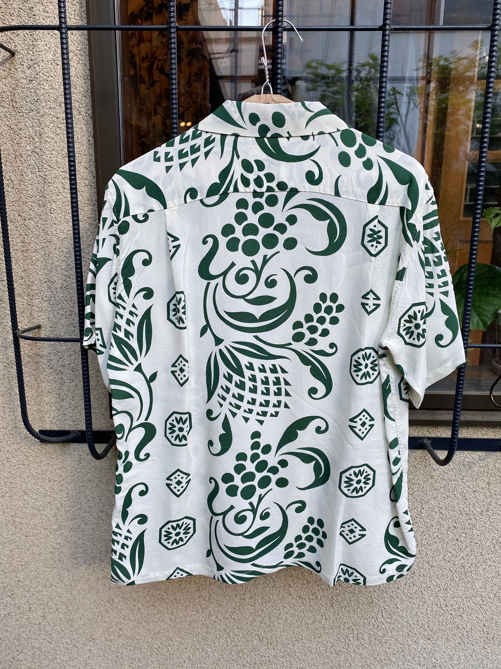ISLAND PAREU DESIGN / 半袖レーヨンシャツ / アロハシャツ / ハワイアン / ボーダー / パレオ / オフホワイト(105) / SS38566