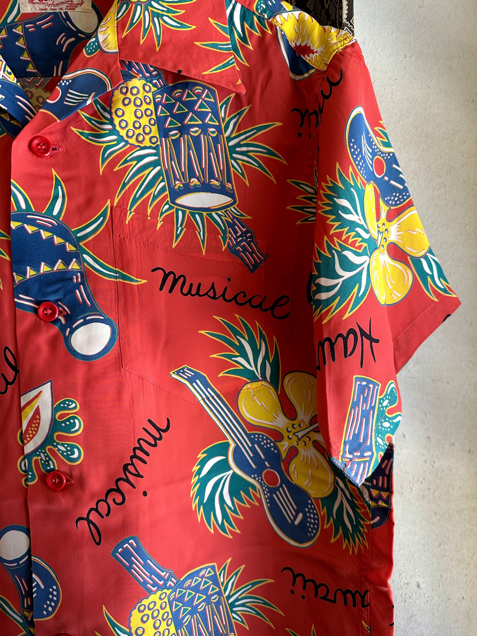 ALOHA SHIRTS “HAWAII MUSICAL”  /半袖レーヨンシャツ / アロハシャツ / ハワイアン / ウクレレ柄 / SS39018 / レッド (165)