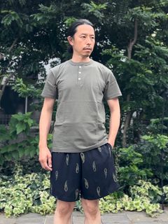 ALORE / アローレ / ヘンリーネックTシャツ / カーキ