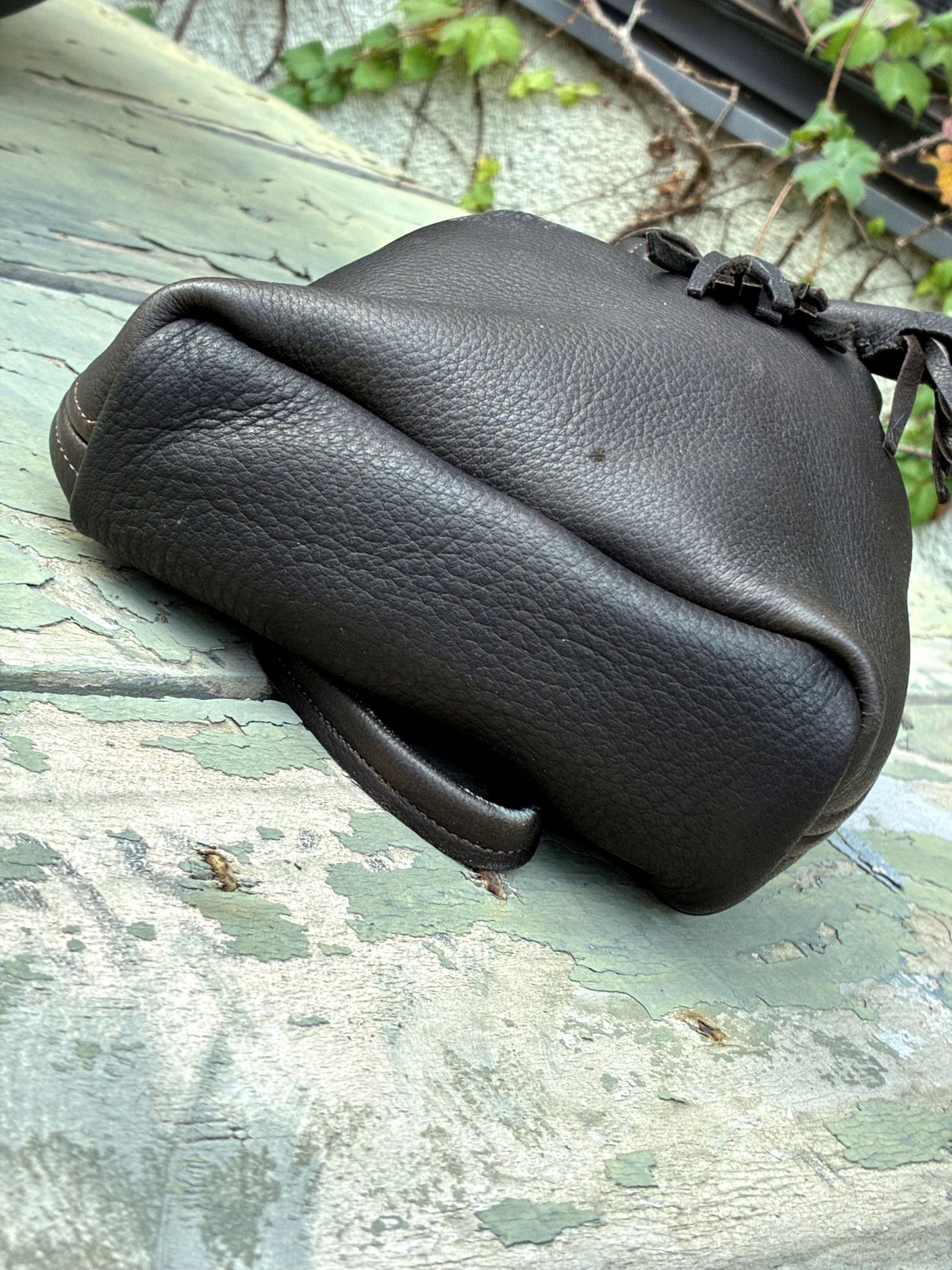 Nasngwam.×EARLY MORNING / ディアスキンウイスキーバッグ / ブラウン