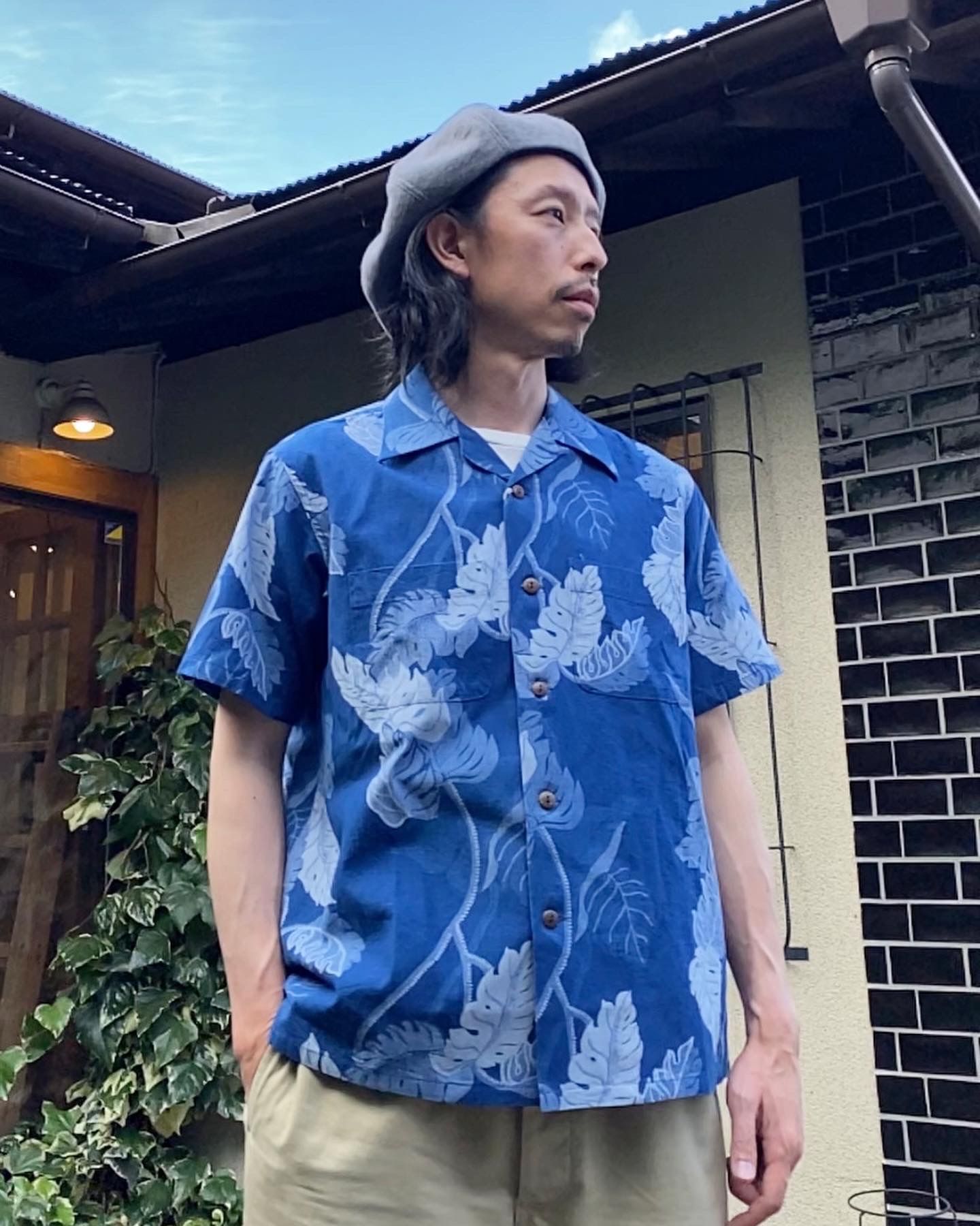 DUKE KAHANAMOKU - INDIGO COTTON HAWAIIAN SHIRT “COCONUT PALM & DIAMONDHEAD  / NAVY(128) | NARO CLOTHING