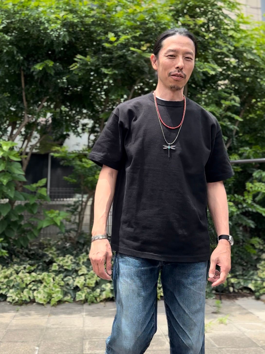 Nasngwam.×JAVARA / CANYON TEE / BLACK