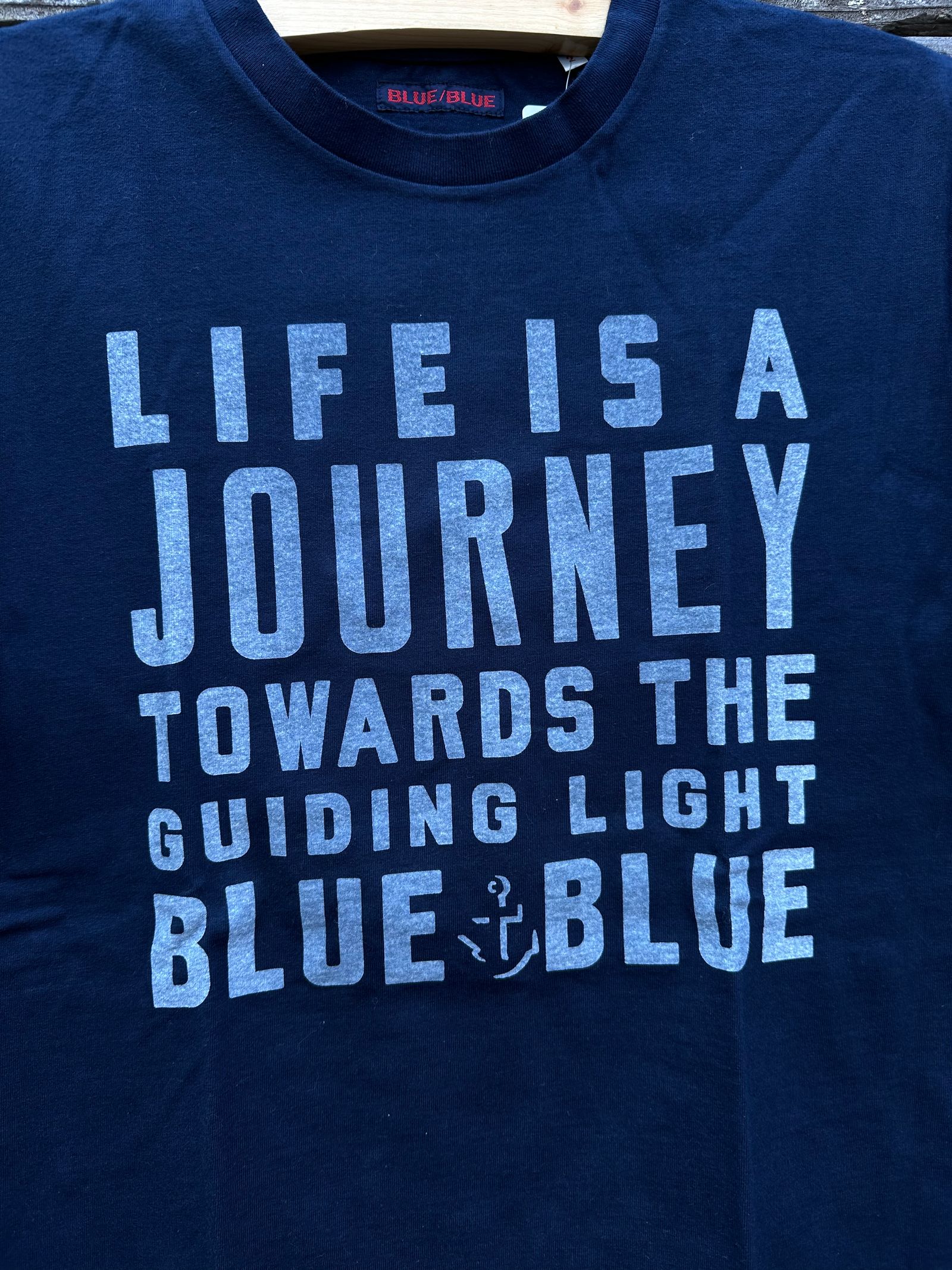 BLUE BLUE JOURNEY ロゴTシャツ / ネイビー