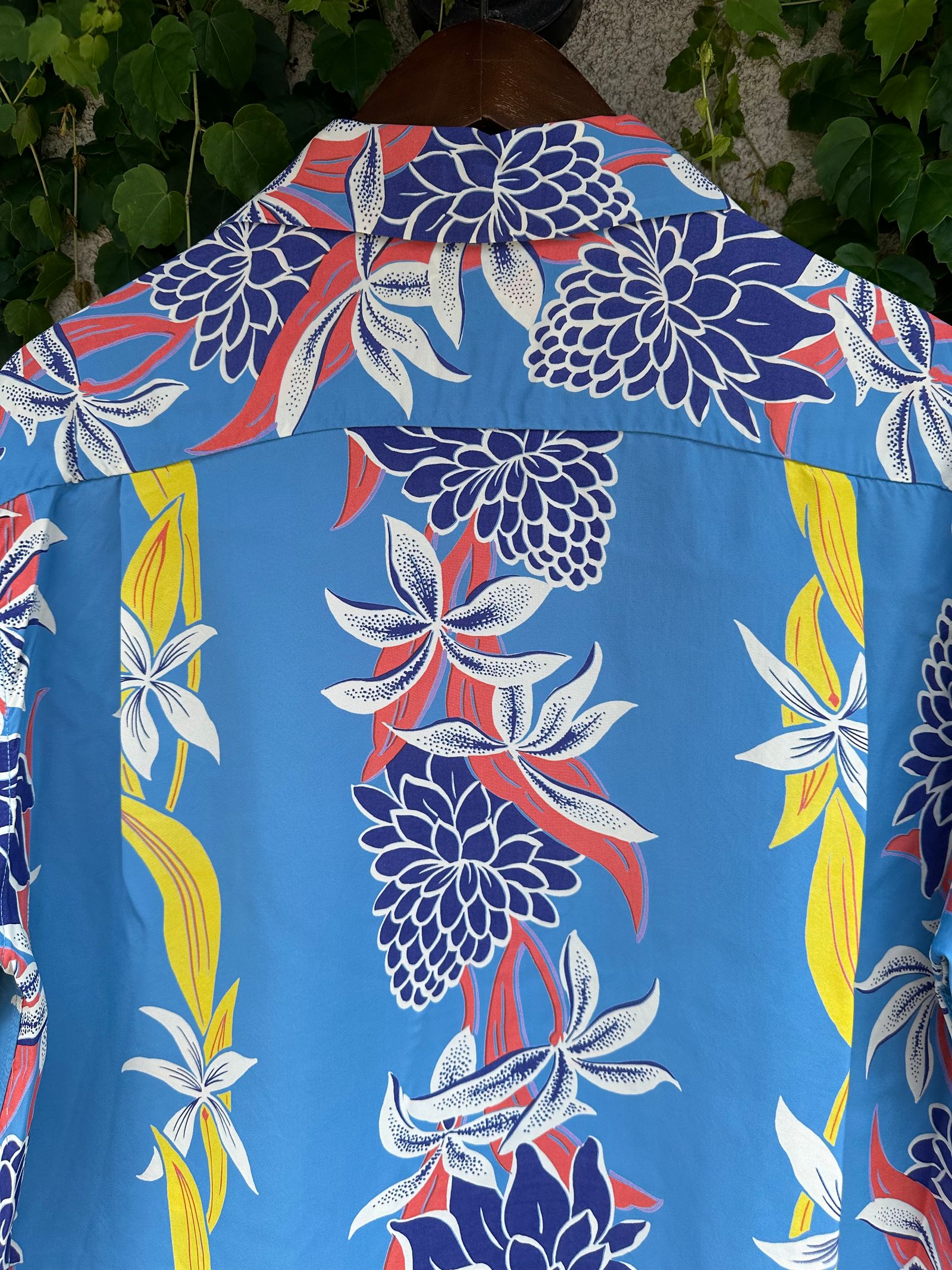 SUN SURF - ALOHA SHIRTS “BLOOMS OF TORCH FLOWER”/半袖