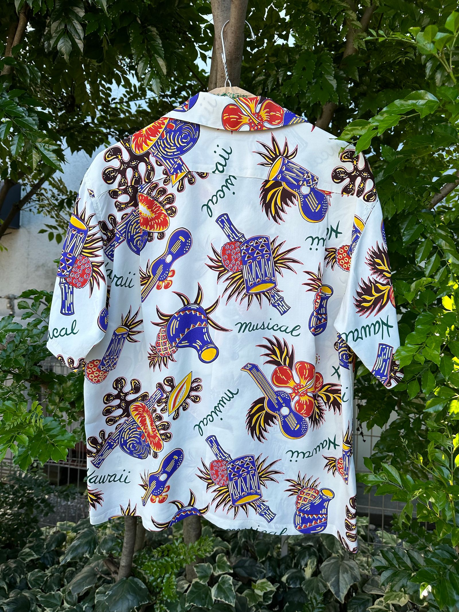 ALOHA SHIRTS “HAWAII MUSICAL”  /半袖レーヨンシャツ / アロハシャツ / ハワイアン / ウクレレ柄 / SS39018 / オフホワイト (105)