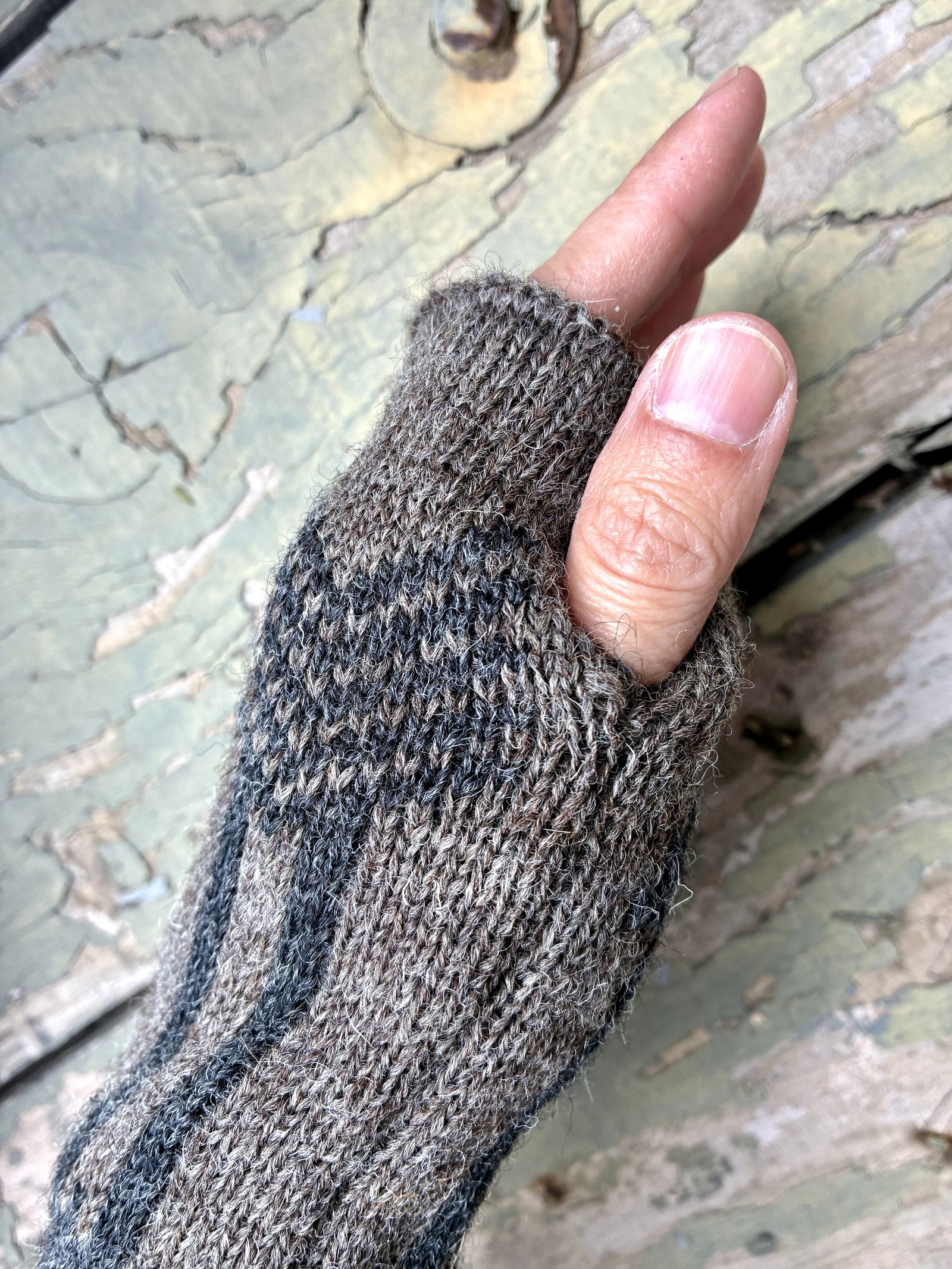 Nasngwam. × HIGHLAND2000 / ARROW GUARD / グレージュ