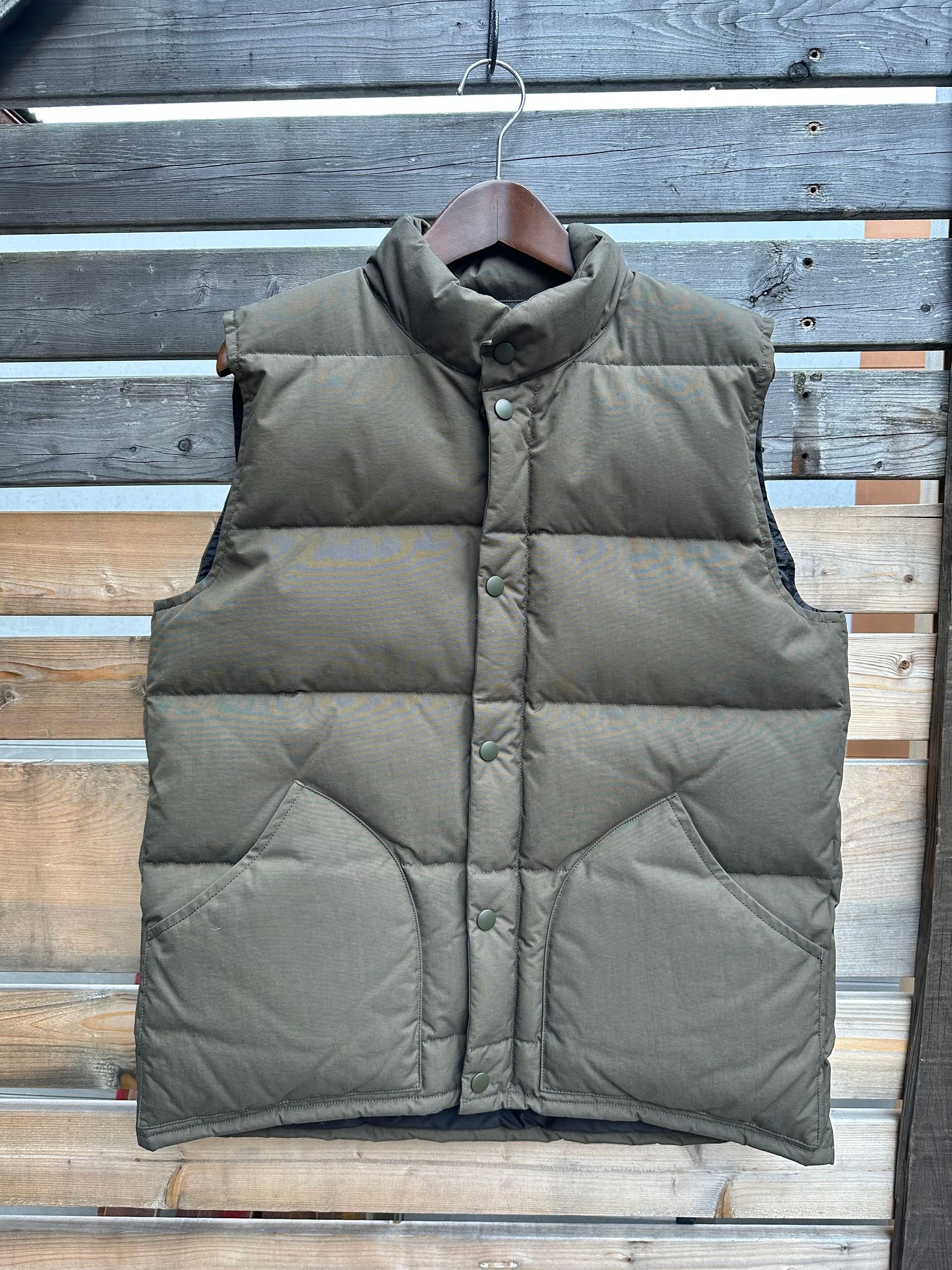 ダウンベスト / 6712 DOWN VEST / オリーブ