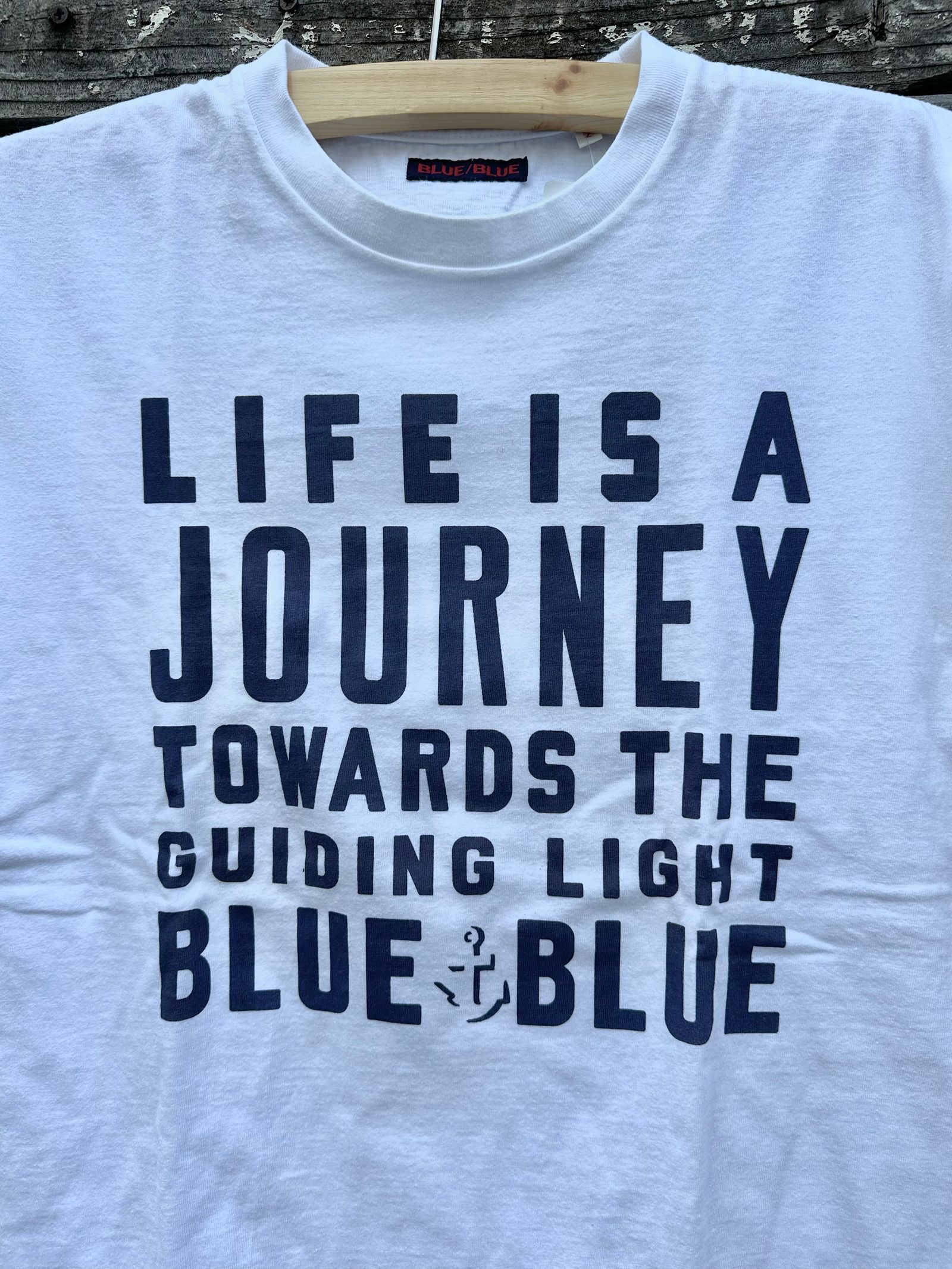 BLUE BLUE JOURNEY ロゴTシャツ / ホワイト