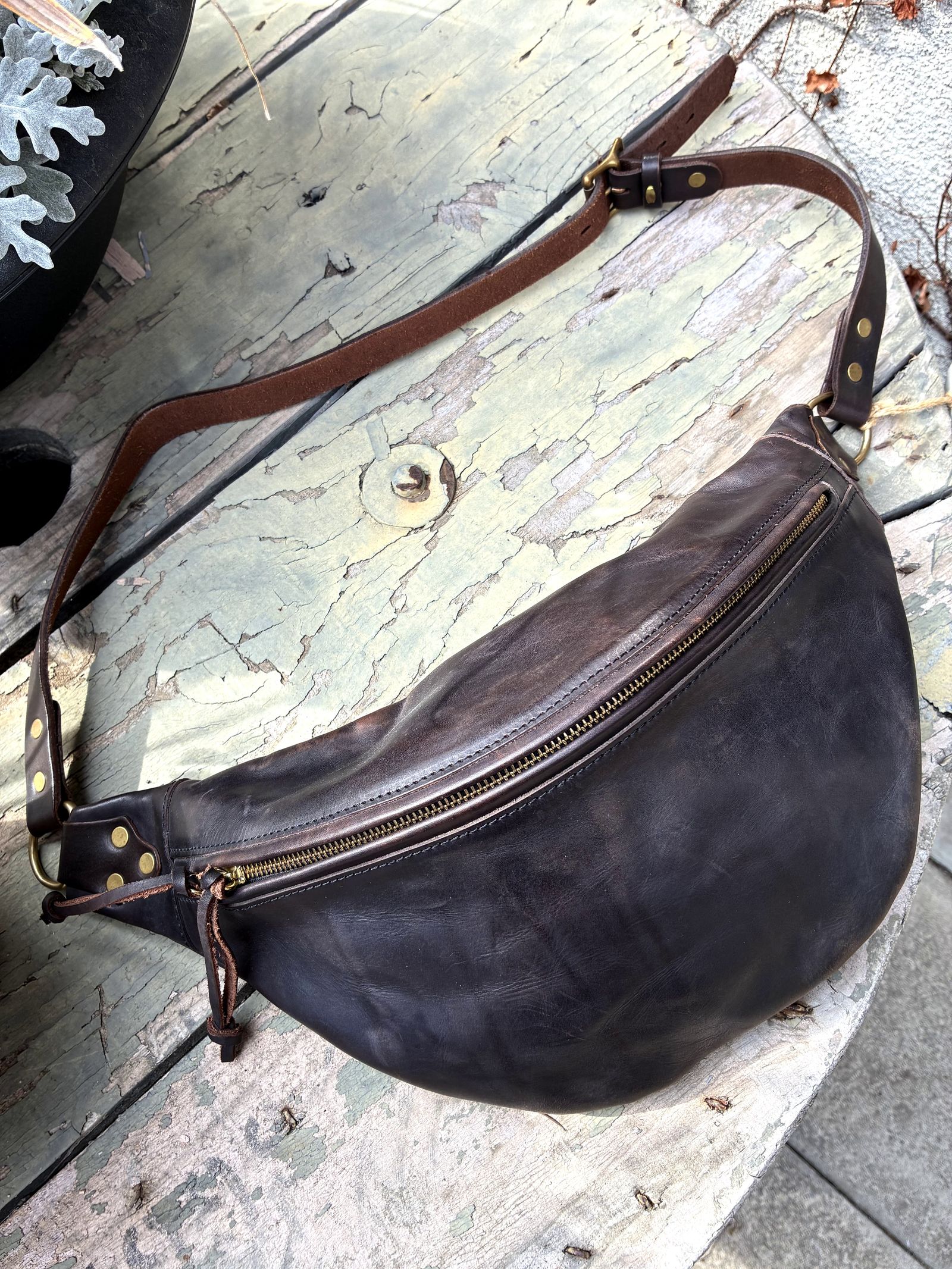 レザートラベルウエストバッグ / ポーチ / ブラック