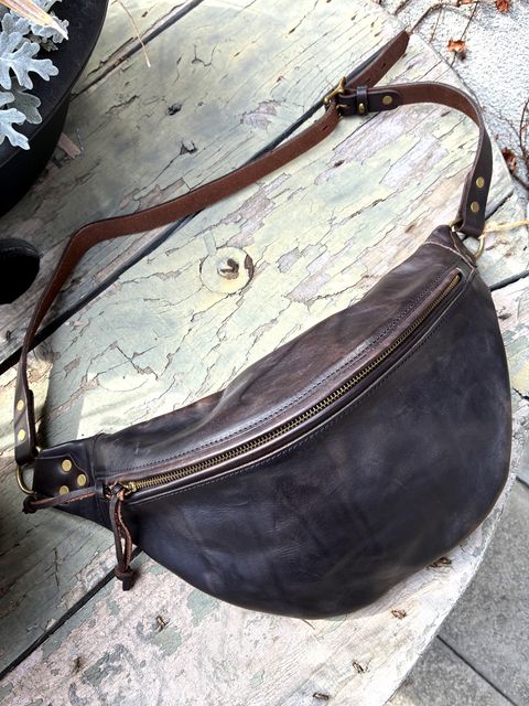 レザートラベルウエストバッグ / ポーチ / ブラック