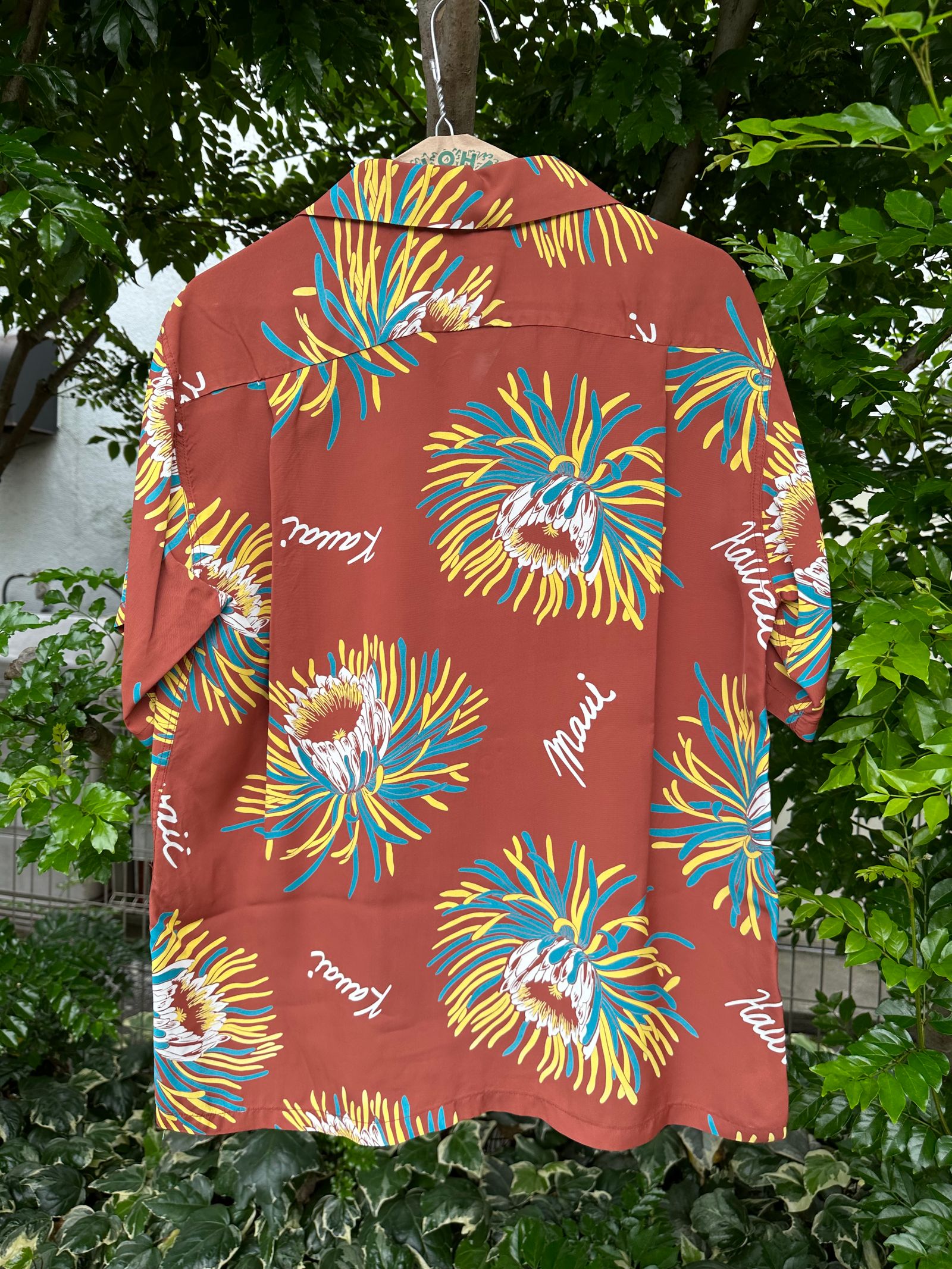 ALOHA SHIRTS “ ISLAND BLOOM ” /半袖レーヨンシャツ / アロハシャツ / ハワイアン / 月下美人 / SS39028 / ブラウン (138)