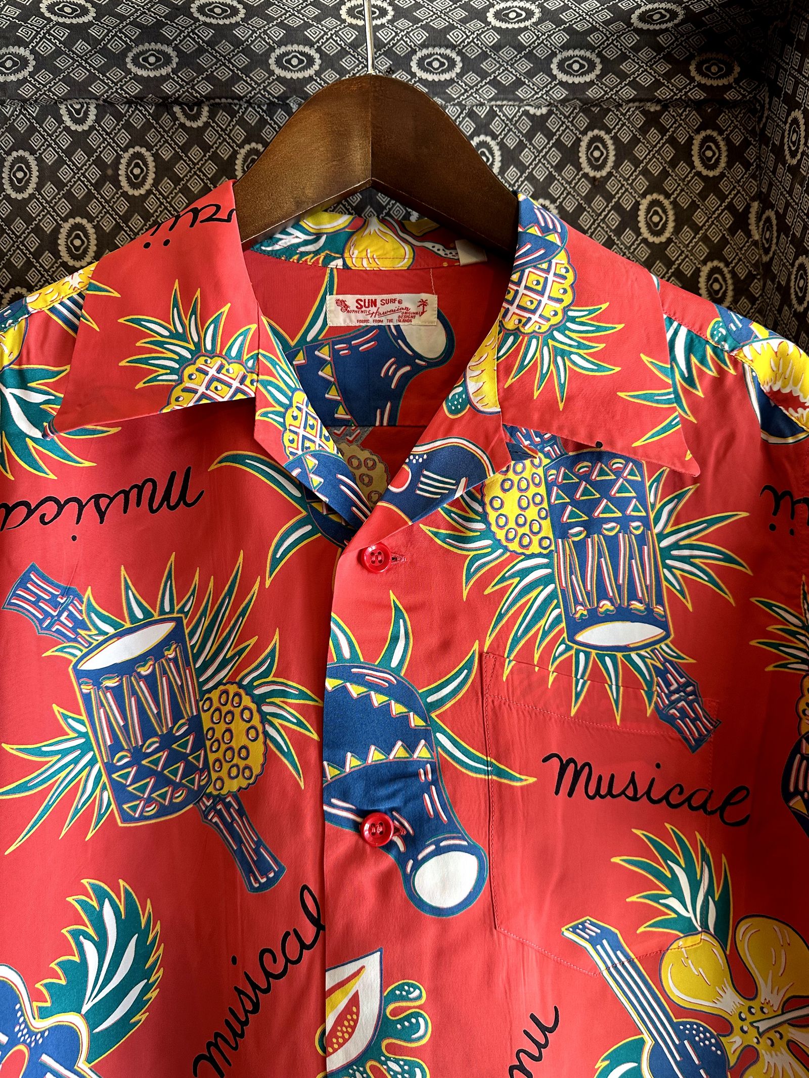 SUN SURF - ALOHA SHIRTS “HAWAII MUSICAL” /半袖レーヨンシャツ
