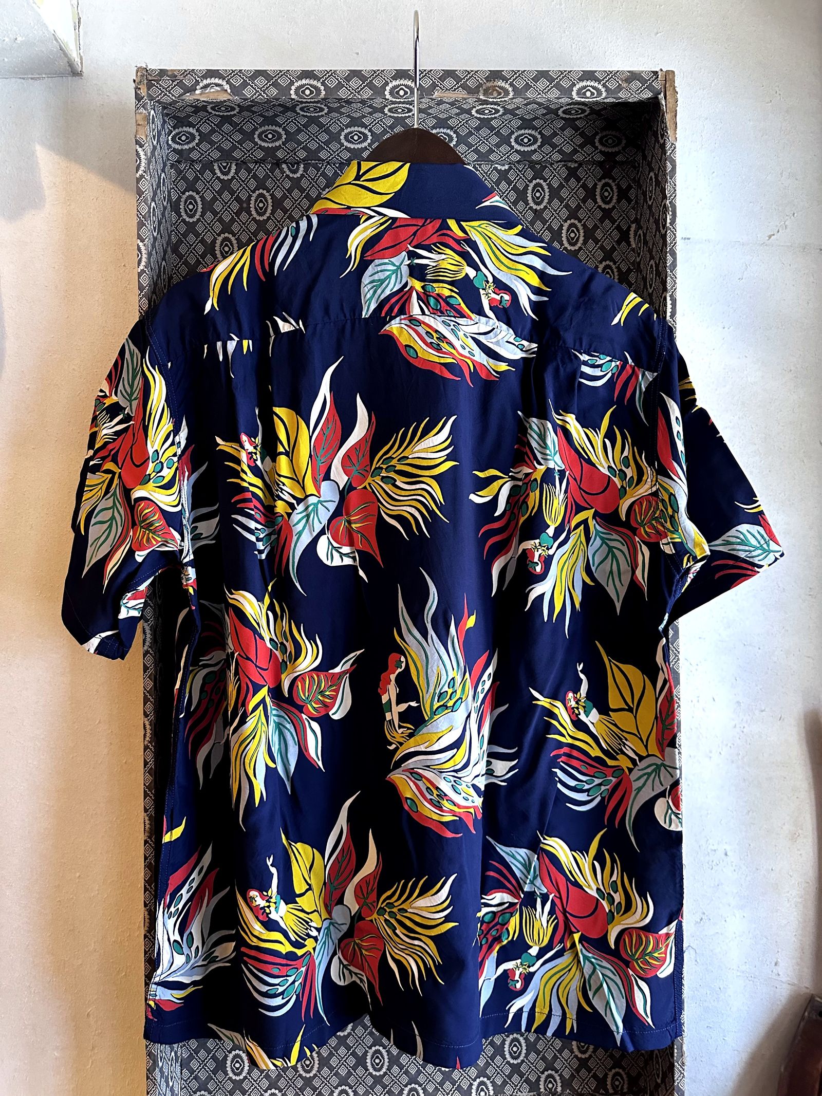 DK39036 / SPECIAL EDITION “SACRED GARDEN”  半袖レーヨンシャツ / アロハシャツ / ハワイアン / スペシャル / ネイビー(128)